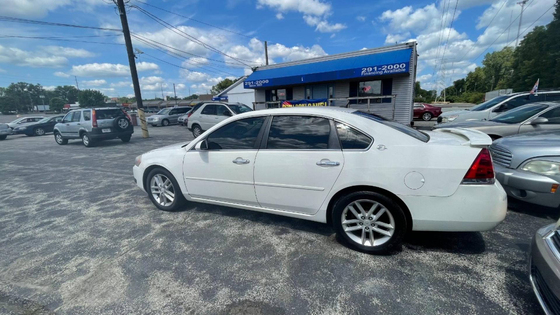 2008 WHITE /BLACK Chevrolet Impala LTZ (2G1WU583981) with an 3.9L V6 OHV 12V FFV engine, 4-Speed Automatic Overdrive transmission, located at 2710A Westlane Rd., Indianapolis, IN, 46268, (317) 291-2000, 39.885670, -86.208160 - Photo#1