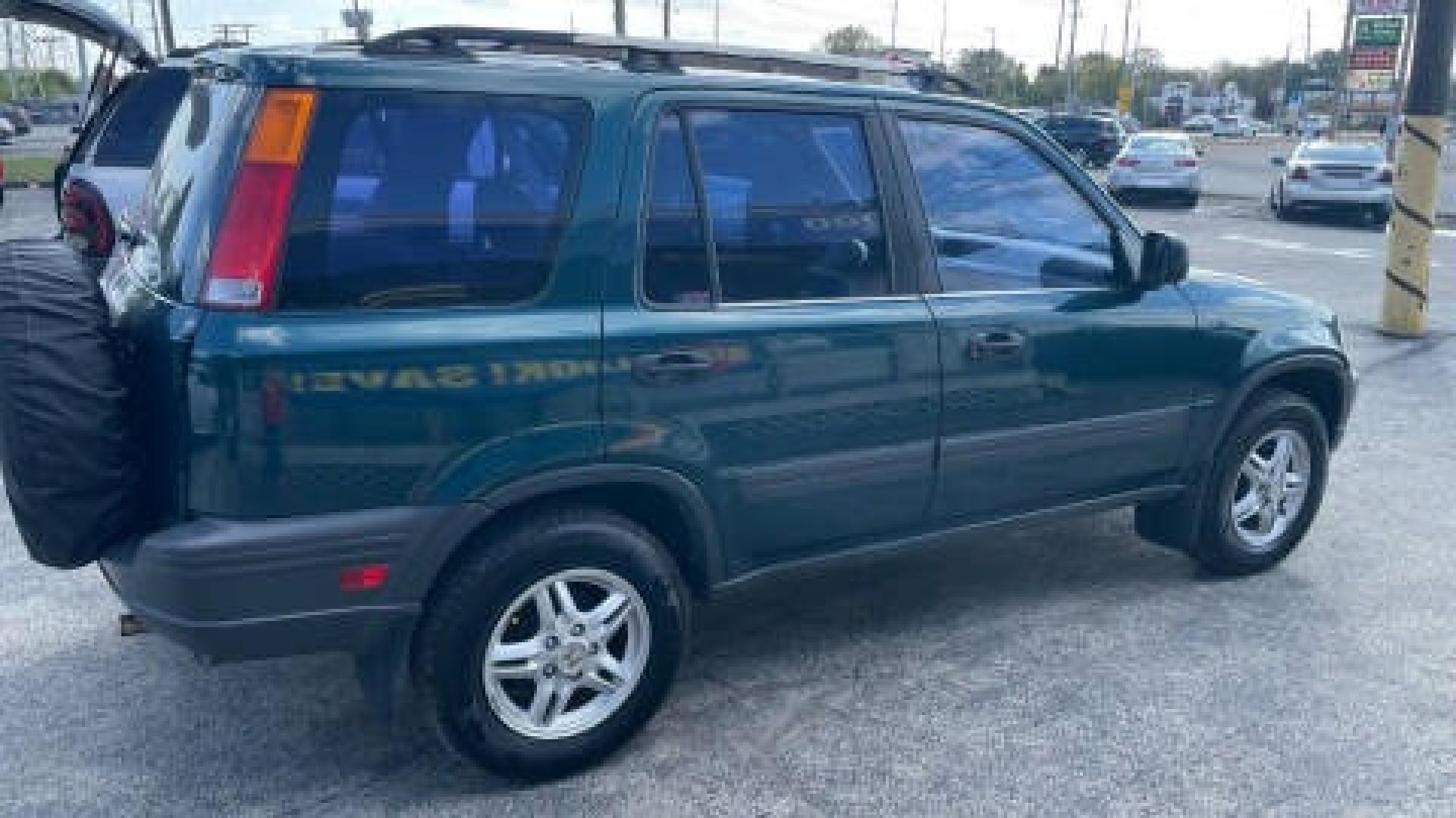 1997 GREEN /GREY Honda CR-V Base (JHLRD1853VC) with an 2.0L L4 DOHC 16V engine, 4-Speed Automatic Overdrive transmission, located at 2710A Westlane Rd., Indianapolis, IN, 46268, (317) 291-2000, 39.885670, -86.208160 - Photo#2