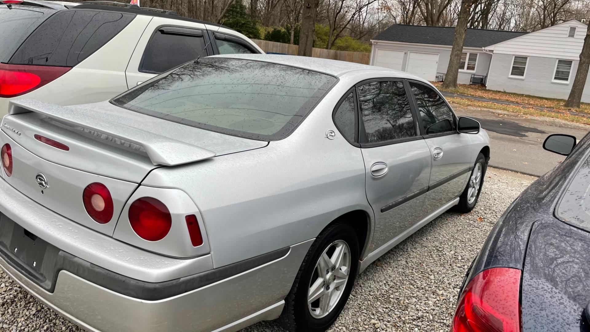 2002 SILVER /GREY Chevrolet Impala LS (2G1WH55K129) with an 3.8L V6 OHV 12V engine, 4-Speed Automatic Overdrive transmission, located at 2710A Westlane Rd., Indianapolis, IN, 46268, (317) 291-2000, 39.885670, -86.208160 - Photo#2