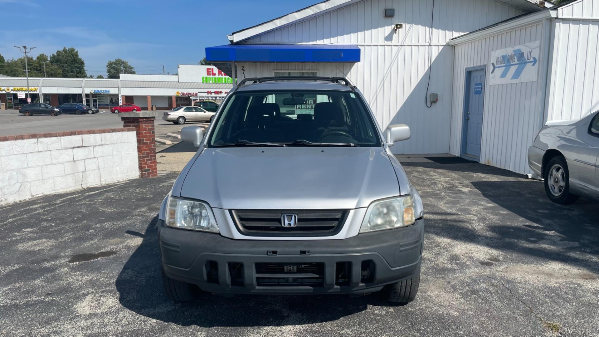 1999 Silver /GREY Honda CR-V EX 4WD (JHLRD1866XC) with an 2.0L L4 DOHC 16V engine, 4-Speed Automatic Overdrive transmission, located at 2710A Westlane Rd., Indianapolis, IN, 46268, (317) 291-2000, 39.885670, -86.208160 - Photo#1