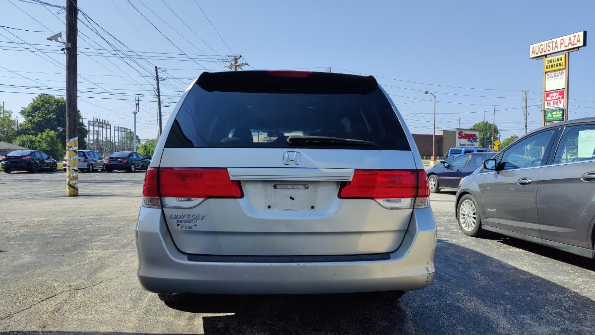 2009 Honda Odyssey LX (5FNRL38279B) with an 3.5L V6 SOHC 24V engine, 5-Speed Automatic transmission, located at 2710A Westlane Rd., Indianapolis, IN, 46268, (317) 291-2000, 39.885670, -86.208160 - Photo#3