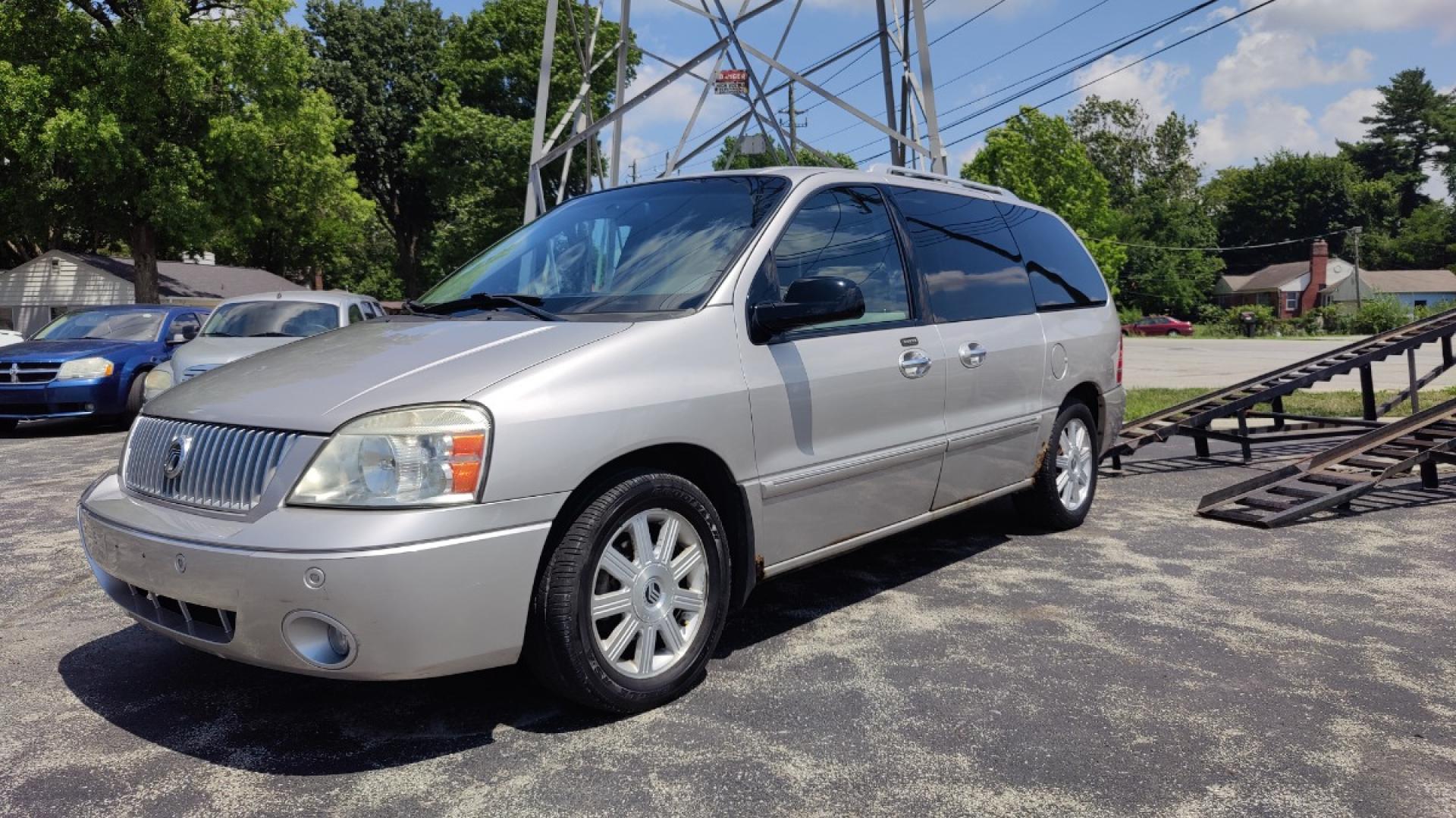 2006 Silver /BEIGE Mercury Monterey Luxury (2MRDA222X6B) with an 4.2L V6 OHV 12V engine, 4-Speed Automatic Overdrive transmission, located at 2710A Westlane Rd., Indianapolis, IN, 46268, (317) 291-2000, 39.885670, -86.208160 - Photo#1