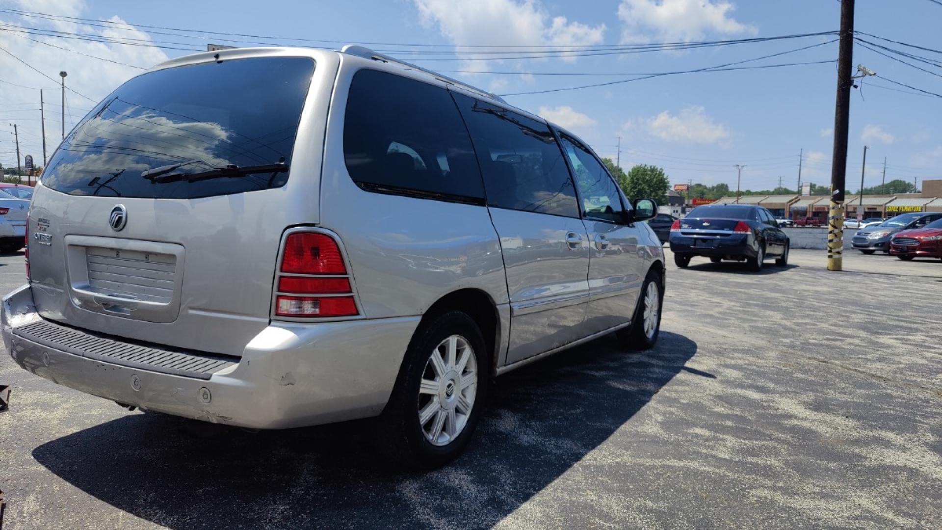 2006 Silver /BEIGE Mercury Monterey Luxury (2MRDA222X6B) with an 4.2L V6 OHV 12V engine, 4-Speed Automatic Overdrive transmission, located at 2710A Westlane Rd., Indianapolis, IN, 46268, (317) 291-2000, 39.885670, -86.208160 - Photo#4