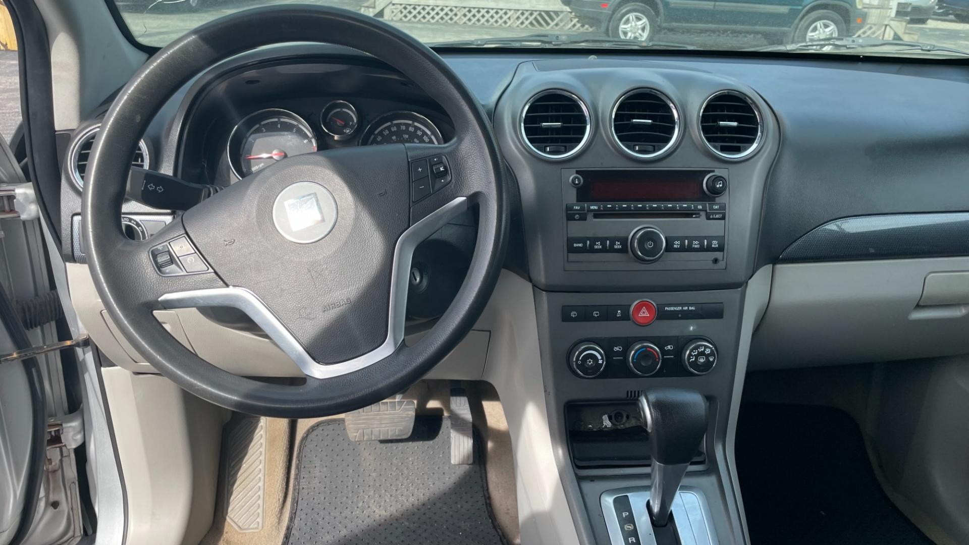 2010 Silver /GRAY Saturn VUE FWD XE (3GSALAE12AS) with an 2.4L L4 DOHC 16V engine, 6-Speed Automatic transmission, located at 2710A Westlane Rd., Indianapolis, IN, 46268, (317) 291-2000, 39.885670, -86.208160 - Photo#5