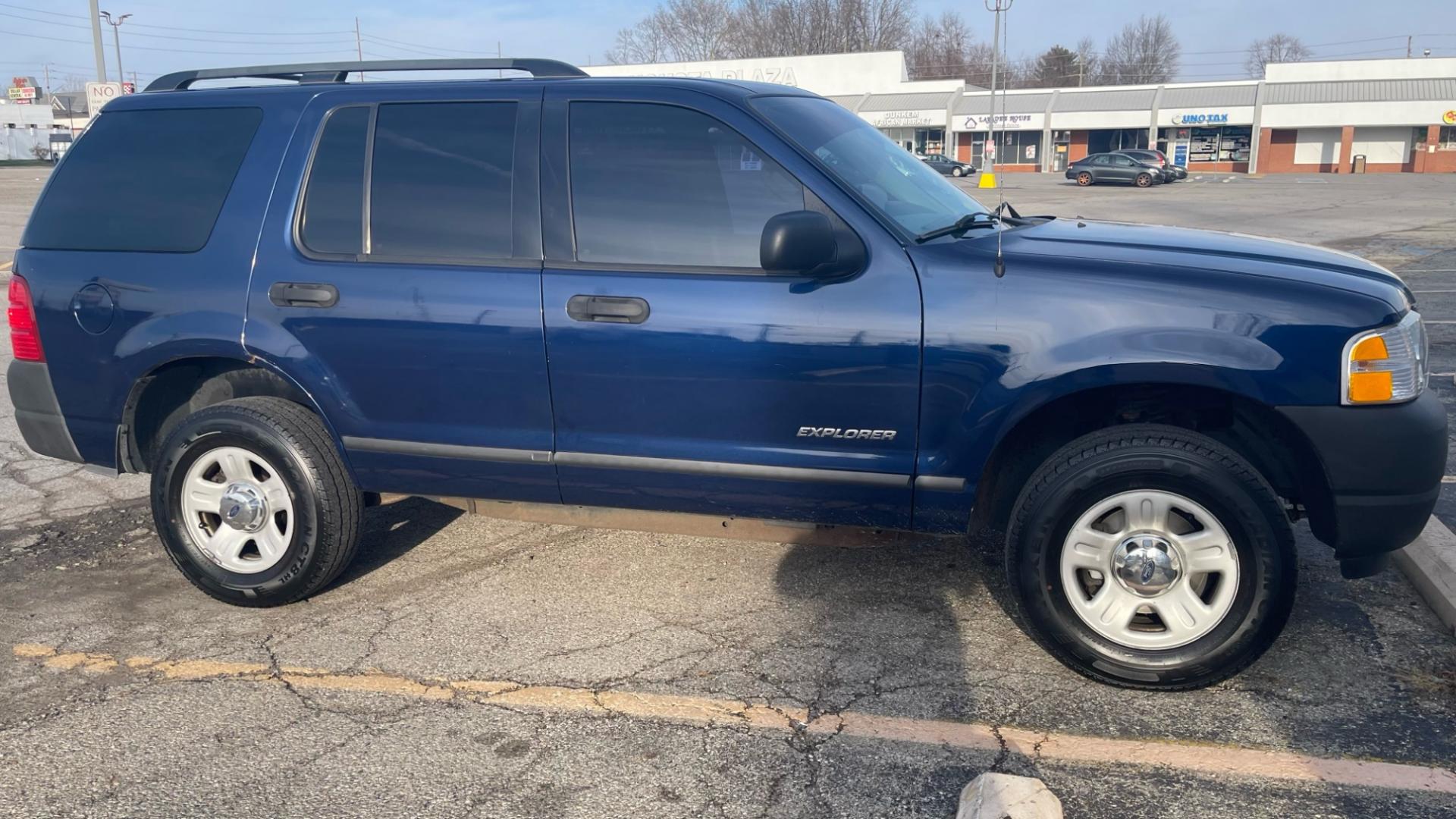 2004 Ford Explorer XLS 4.0L 2WD (1FMZU62KX4U) with an 4.0L V6 SOHC 12V FFV engine, 5-Speed Automatic Overdrive transmission, located at 2710A Westlane Rd., Indianapolis, IN, 46268, (317) 291-2000, 39.885670, -86.208160 - Photo#2