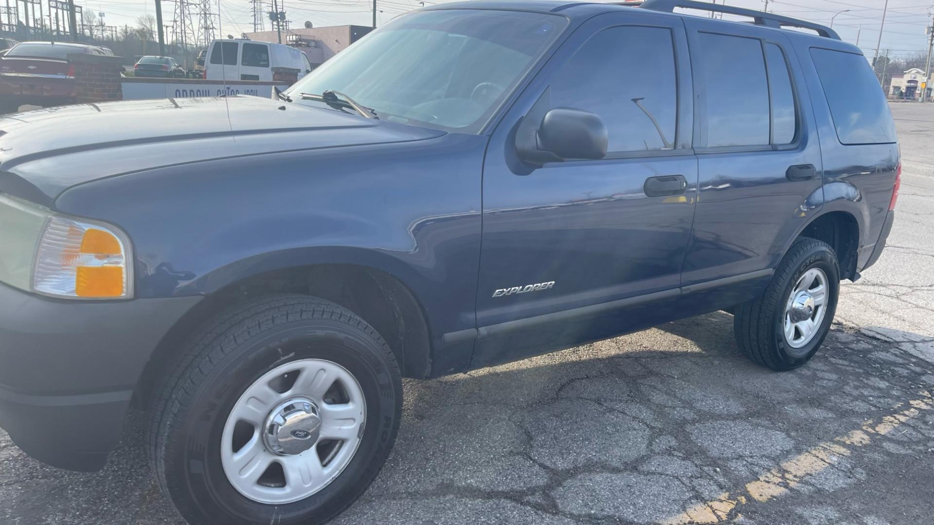 2004 Ford Explorer XLS 4.0L 2WD (1FMZU62KX4U) with an 4.0L V6 SOHC 12V FFV engine, 5-Speed Automatic Overdrive transmission, located at 2710A Westlane Rd., Indianapolis, IN, 46268, (317) 291-2000, 39.885670, -86.208160 - Photo#3