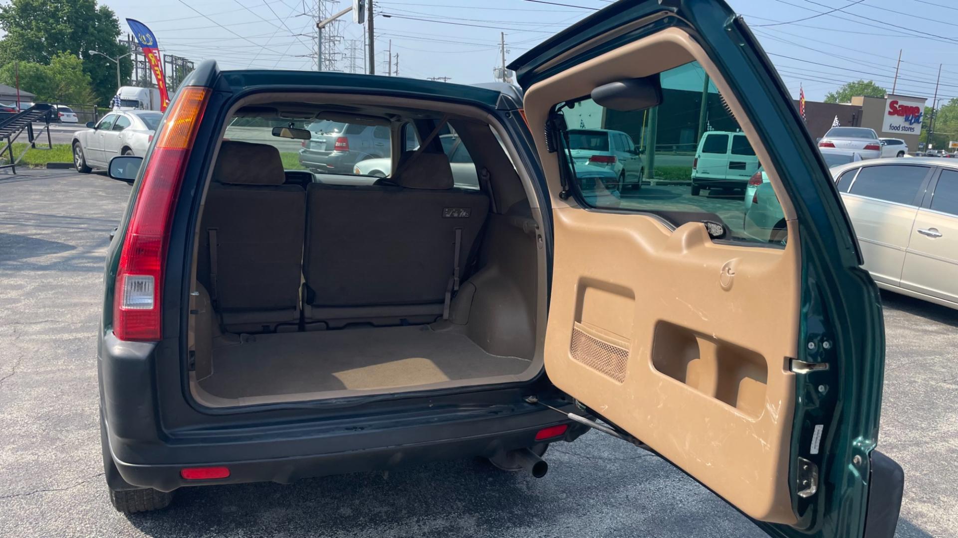 2004 GREEN /BEIGE Honda CR-V EX 4WD AT (SHSRD78824U) with an 2.4L L4 DOHC 16V engine, 4-Speed Automatic Overdrive transmission, located at 2710A Westlane Rd., Indianapolis, IN, 46268, (317) 291-2000, 39.885670, -86.208160 - Photo#4