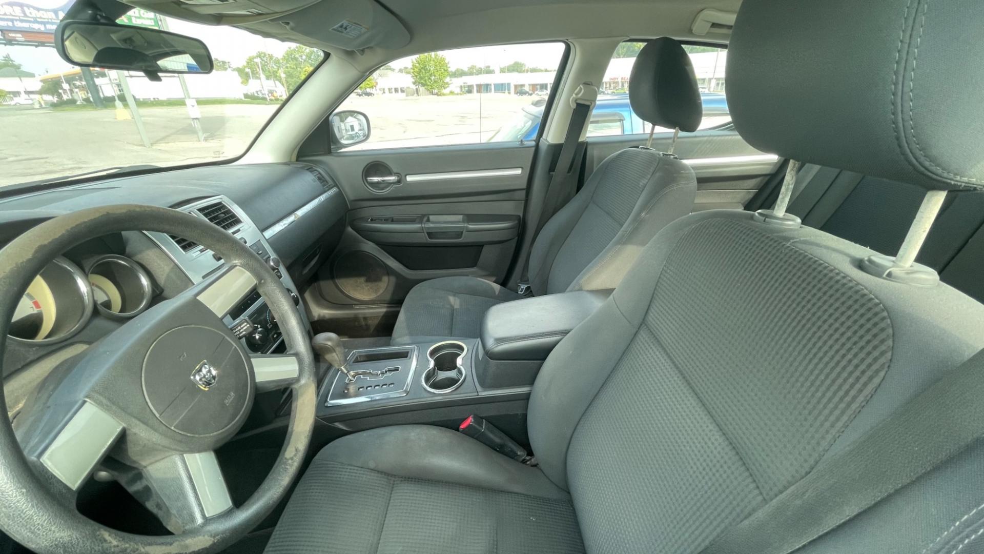 2010 Silver Dodge Charger SXT (2B3CA3CV1AH) with an 3.5L V6 SOHC 24V engine, 5-Speed Automatic transmission, located at 2710A Westlane Rd., Indianapolis, IN, 46268, (317) 291-2000, 39.885670, -86.208160 - Photo#5