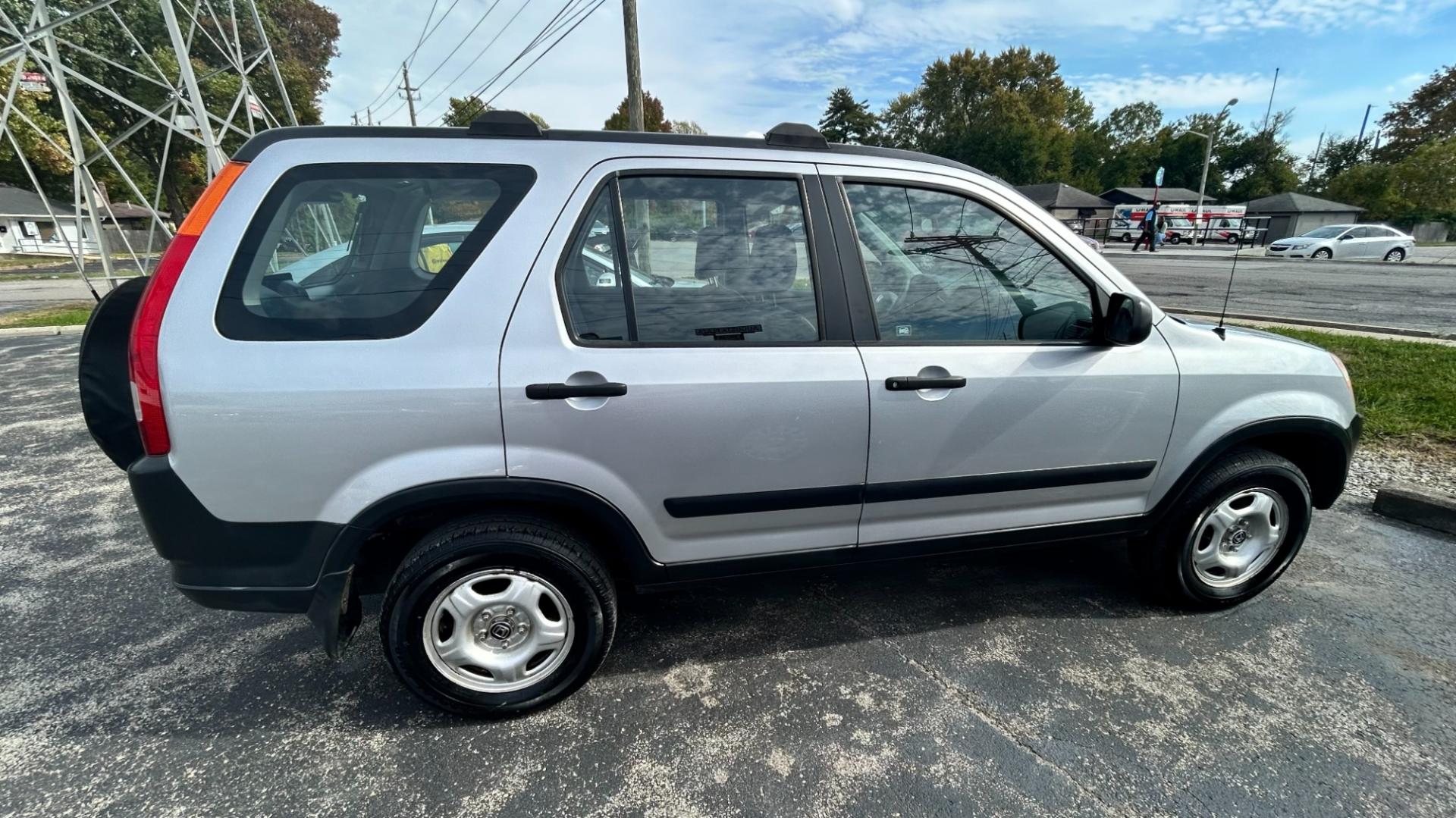 2003 Honda CR-V LX 4WD 4-spd AT (JHLRD78423C) with an 2.4L L4 DOHC 16V engine, 4-Speed Automatic Overdrive transmission, located at 2710A Westlane Rd., Indianapolis, IN, 46268, (317) 291-2000, 39.885670, -86.208160 - Photo#3