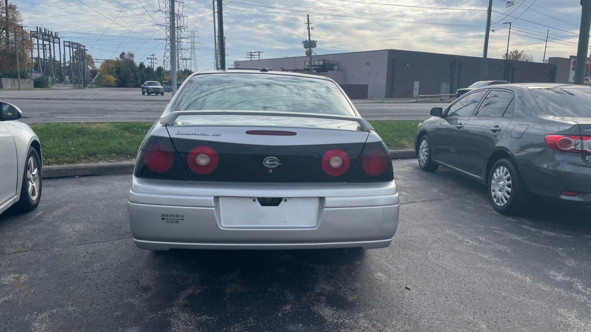 2004 /GRAY Chevrolet Impala LS (2G1WH52K049) with an 3.8L V6 OHV 12V engine, 4-Speed Automatic Overdrive transmission, located at 2710A Westlane Rd., Indianapolis, IN, 46268, (317) 291-2000, 39.885670, -86.208160 - Photo#3