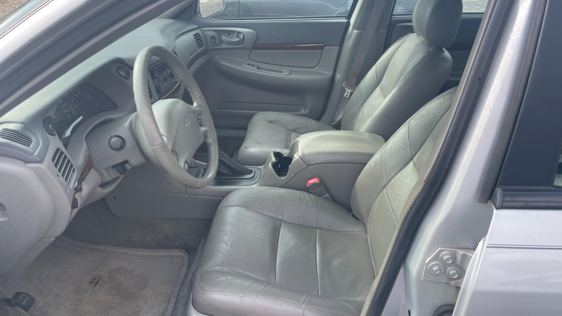 2004 /GRAY Chevrolet Impala LS (2G1WH52K049) with an 3.8L V6 OHV 12V engine, 4-Speed Automatic Overdrive transmission, located at 2710A Westlane Rd., Indianapolis, IN, 46268, (317) 291-2000, 39.885670, -86.208160 - Photo#5