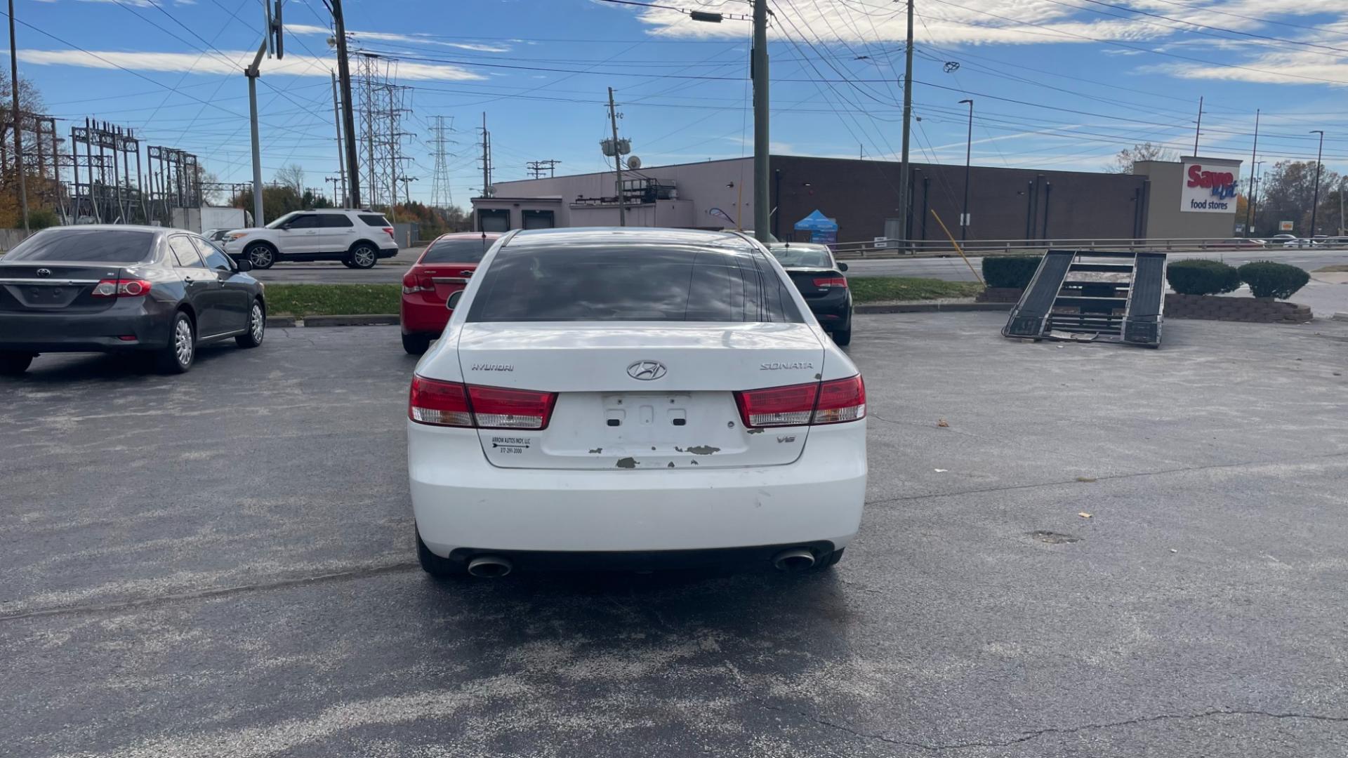 2006 WHITE /BEIGE Hyundai Sonata GLS (5NPEU46F06H) with an 3.3L V6 DOHC 24V engine, located at 2710A Westlane Rd., Indianapolis, IN, 46268, (317) 291-2000, 39.885670, -86.208160 - Photo#3