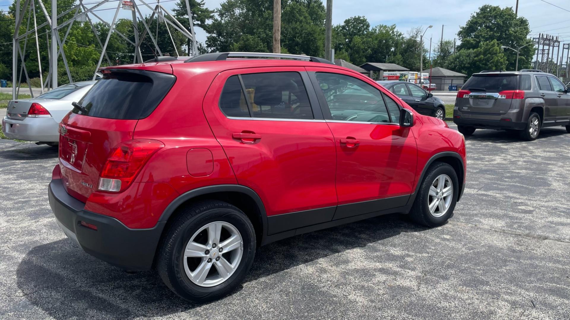 2016 RED /GRAY Chevrolet Trax LT (KL7CJLSB2GB) with an 1.4 engine, 6-Speed Automatic transmission, located at 2710A Westlane Rd., Indianapolis, IN, 46268, (317) 291-2000, 39.885670, -86.208160 - Photo#7