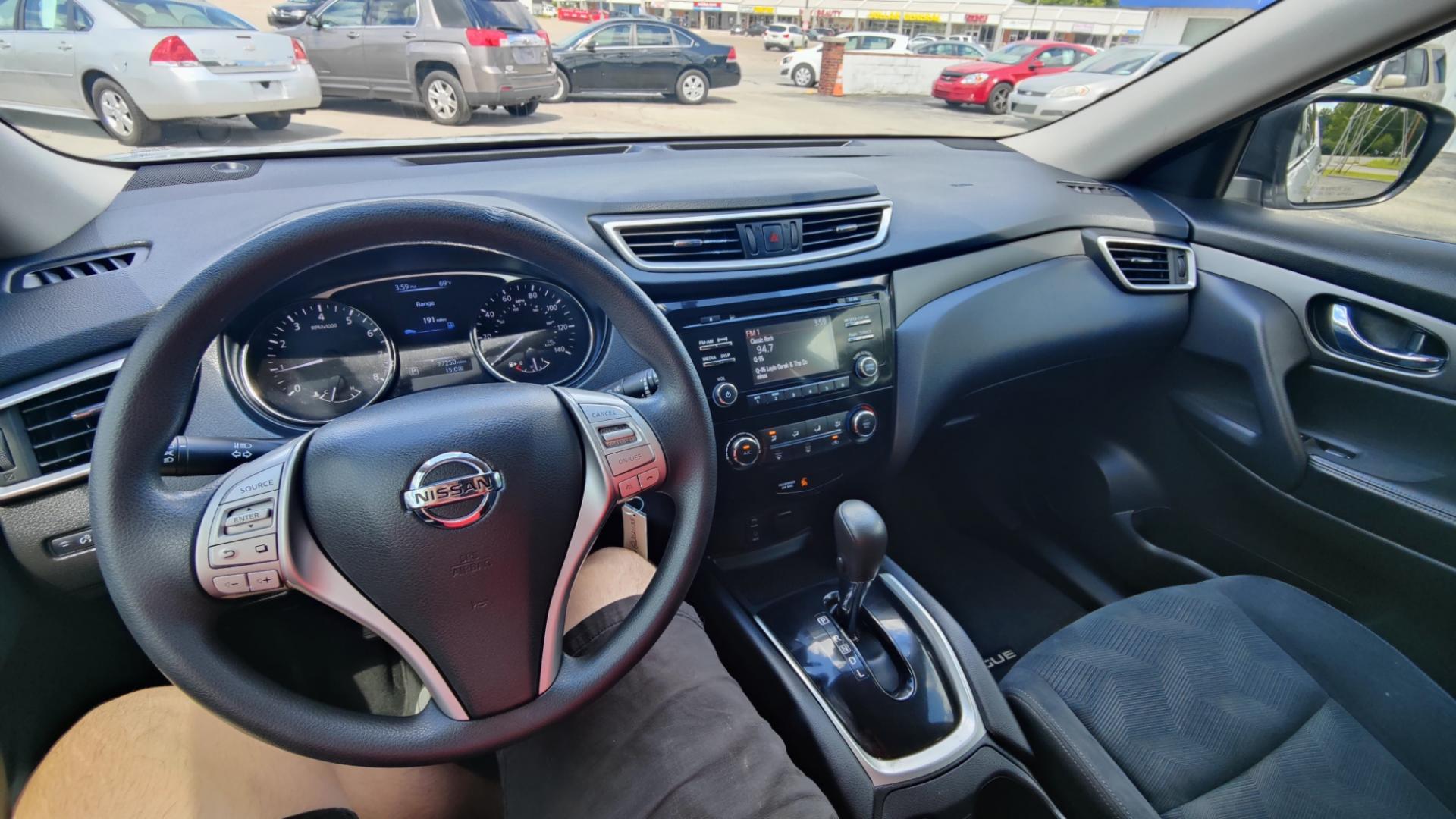 2016 SILVER /BLACK Nissan Rogue S (JN8AT2MT6GW) with an 4 CYL 2.5 LITER engine, located at 2710A Westlane Rd., Indianapolis, IN, 46268, (317) 291-2000, 39.885670, -86.208160 - Photo#5