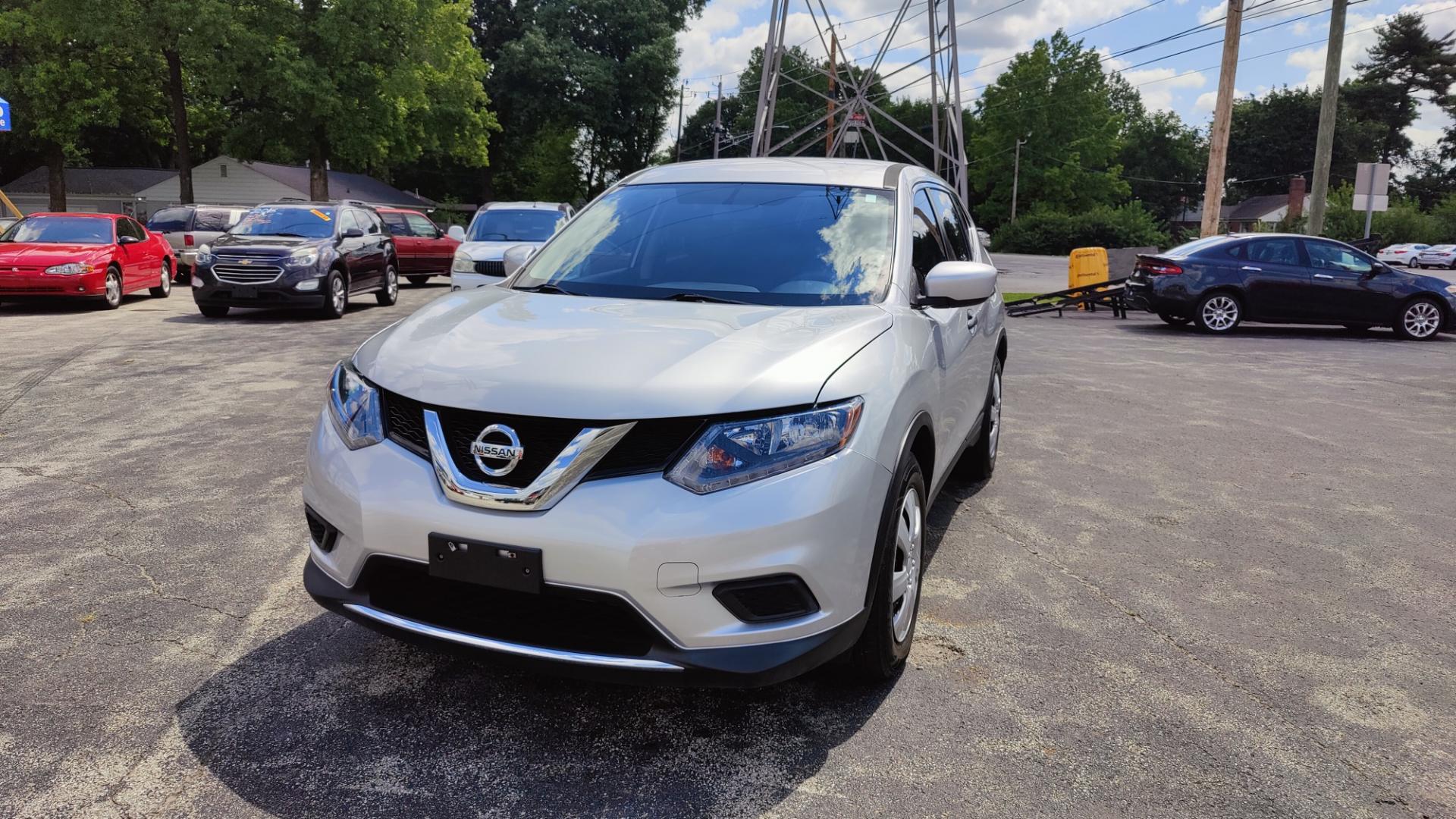 2016 SILVER /BLACK Nissan Rogue S (JN8AT2MT6GW) with an 4 CYL 2.5 LITER engine, located at 2710A Westlane Rd., Indianapolis, IN, 46268, (317) 291-2000, 39.885670, -86.208160 - Photo#0