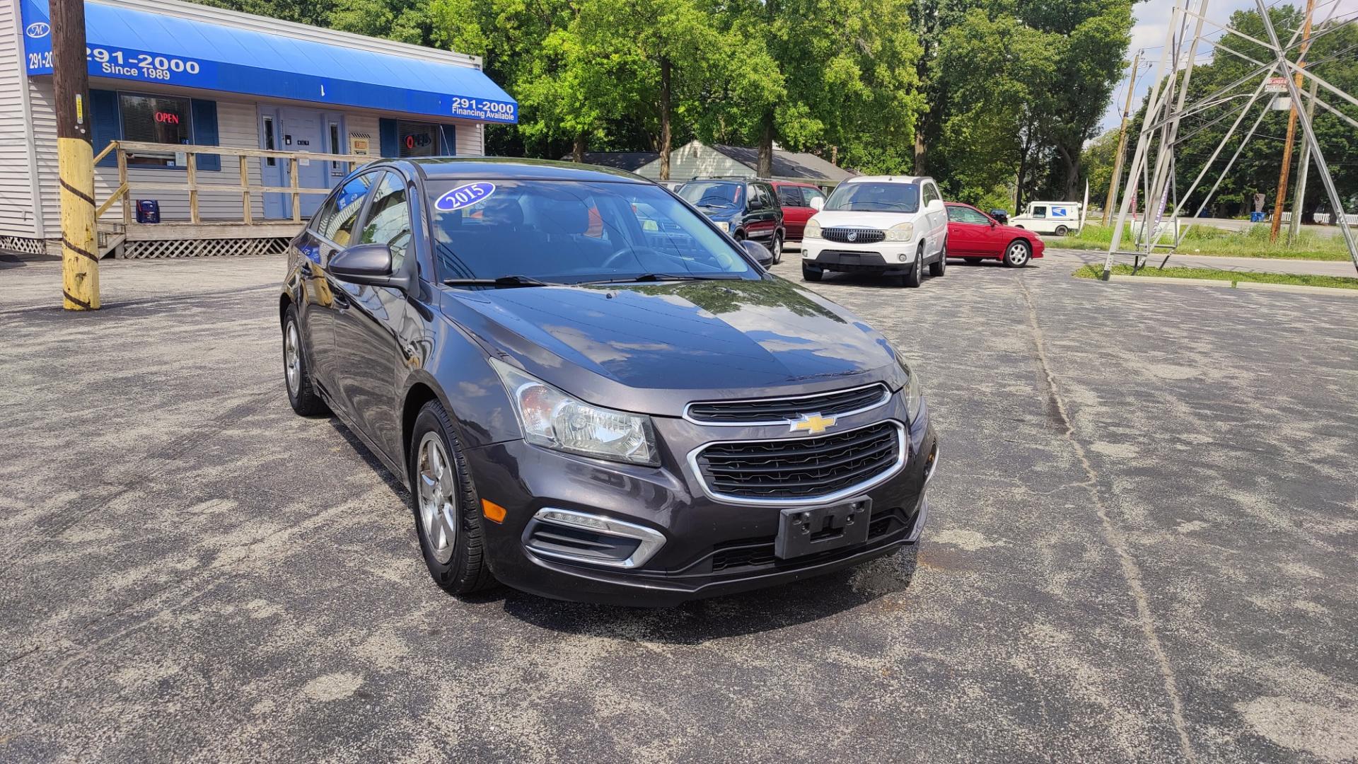 2015 DARK GRAY /DARK GRAY Chevrolet Cruze LT (1G1PC5SB6F7) with an 1.4 engine, 6-Speed Automatic transmission, located at 2710A Westlane Rd., Indianapolis, IN, 46268, (317) 291-2000, 39.885670, -86.208160 - Photo#3