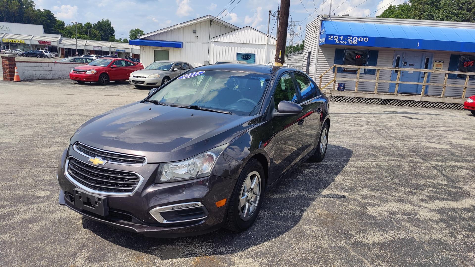 2015 DARK GRAY /DARK GRAY Chevrolet Cruze LT (1G1PC5SB6F7) with an 1.4 engine, 6-Speed Automatic transmission, located at 2710A Westlane Rd., Indianapolis, IN, 46268, (317) 291-2000, 39.885670, -86.208160 - Photo#0