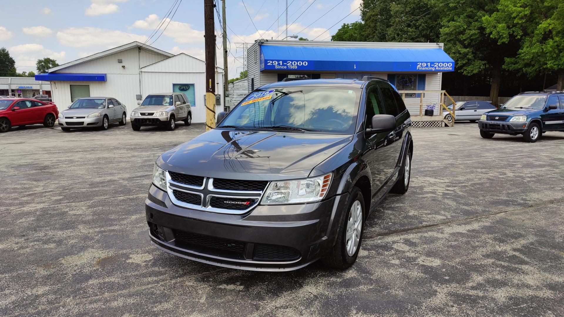 2016 GRAY /GRAY Dodge Journey SE (3C4PDCAB4GT) with an 2.4L L4 DOHC 16V engine, 6-Speed Automatic transmission, located at 2710A Westlane Rd., Indianapolis, IN, 46268, (317) 291-2000, 39.885670, -86.208160 - Photo#3