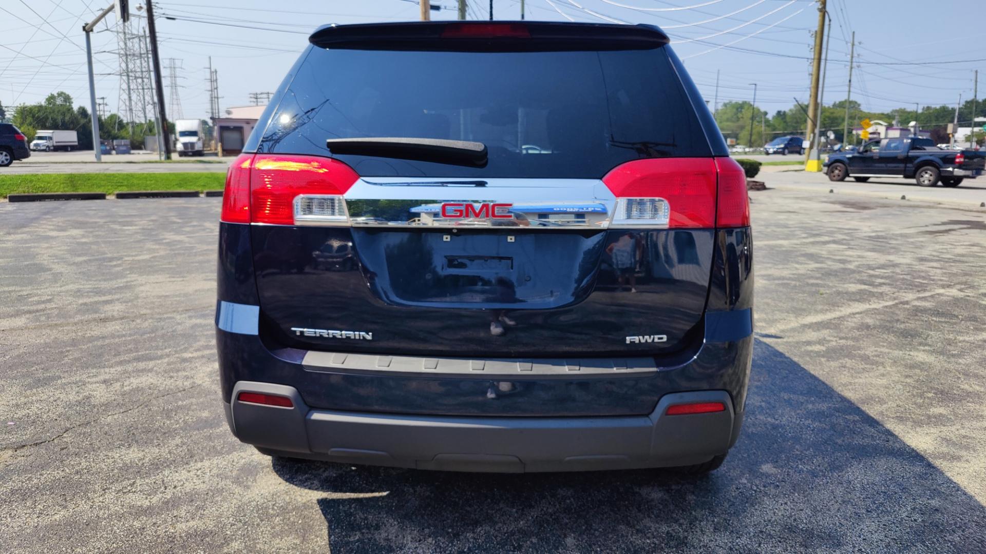 2015 BLUE /GRAY GMC Terrain SLE (2GKFLVEK7F6) with an 2.4L L4 DOHC 16V engine, 6-Speed Automatic transmission, located at 2710A Westlane Rd., Indianapolis, IN, 46268, (317) 291-2000, 39.885670, -86.208160 - Photo#5