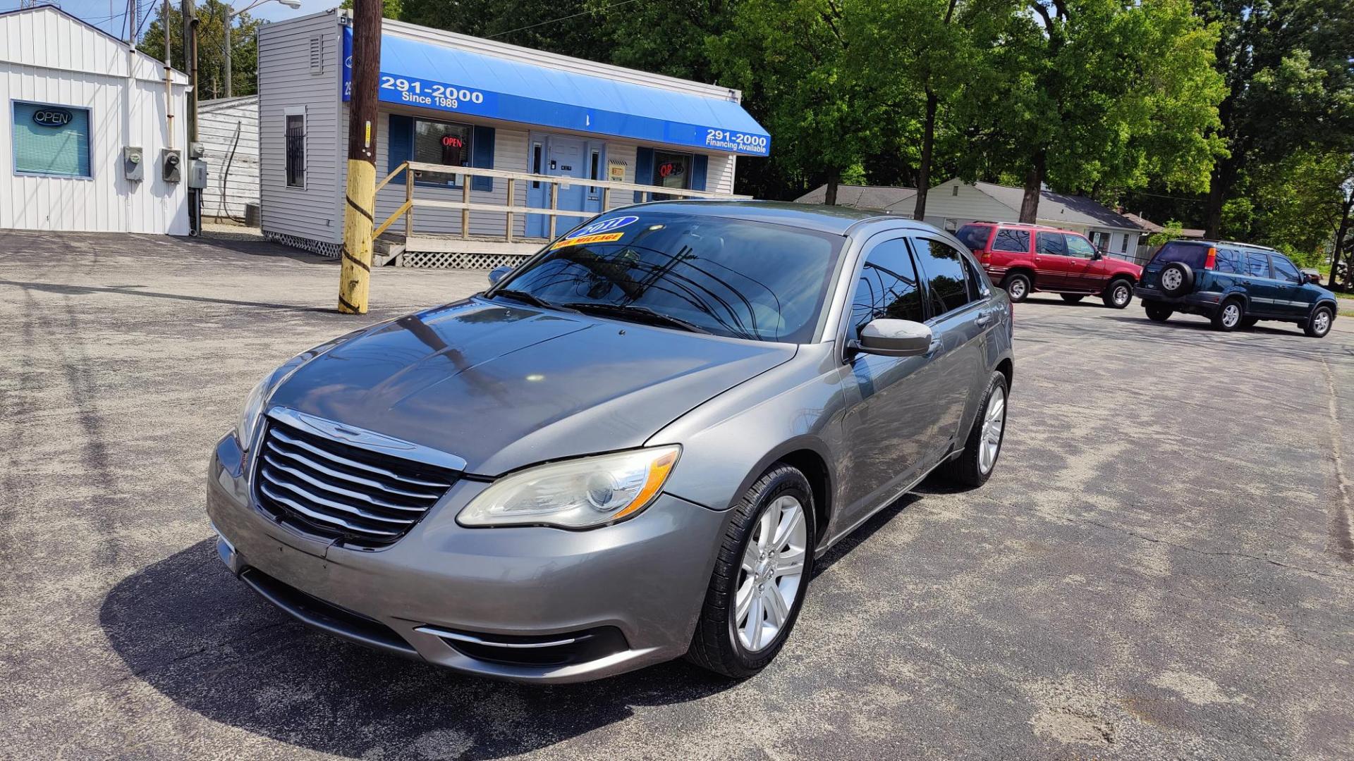 2011 Chrysler 200 (1C3BC1FB1BN) , located at 2710A Westlane Rd., Indianapolis, IN, 46268, (317) 291-2000, 39.885670, -86.208160 - Photo#5