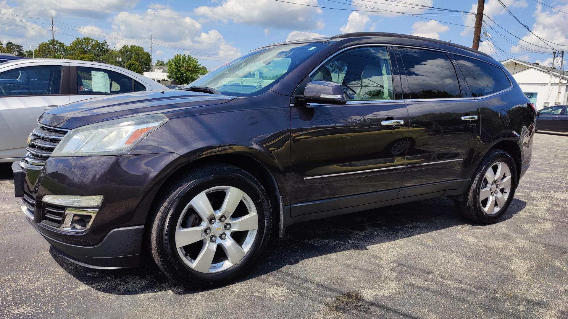 2014 /GRAY Chevrolet Traverse LTZ AWD (1GNKVJKD4EJ) with an 3.6L V6 DOHC 24V engine, 6-Speed Automatic transmission, located at 2710A Westlane Rd., Indianapolis, IN, 46268, (317) 291-2000, 39.885670, -86.208160 - 3RD ROW SEATING - Photo#5