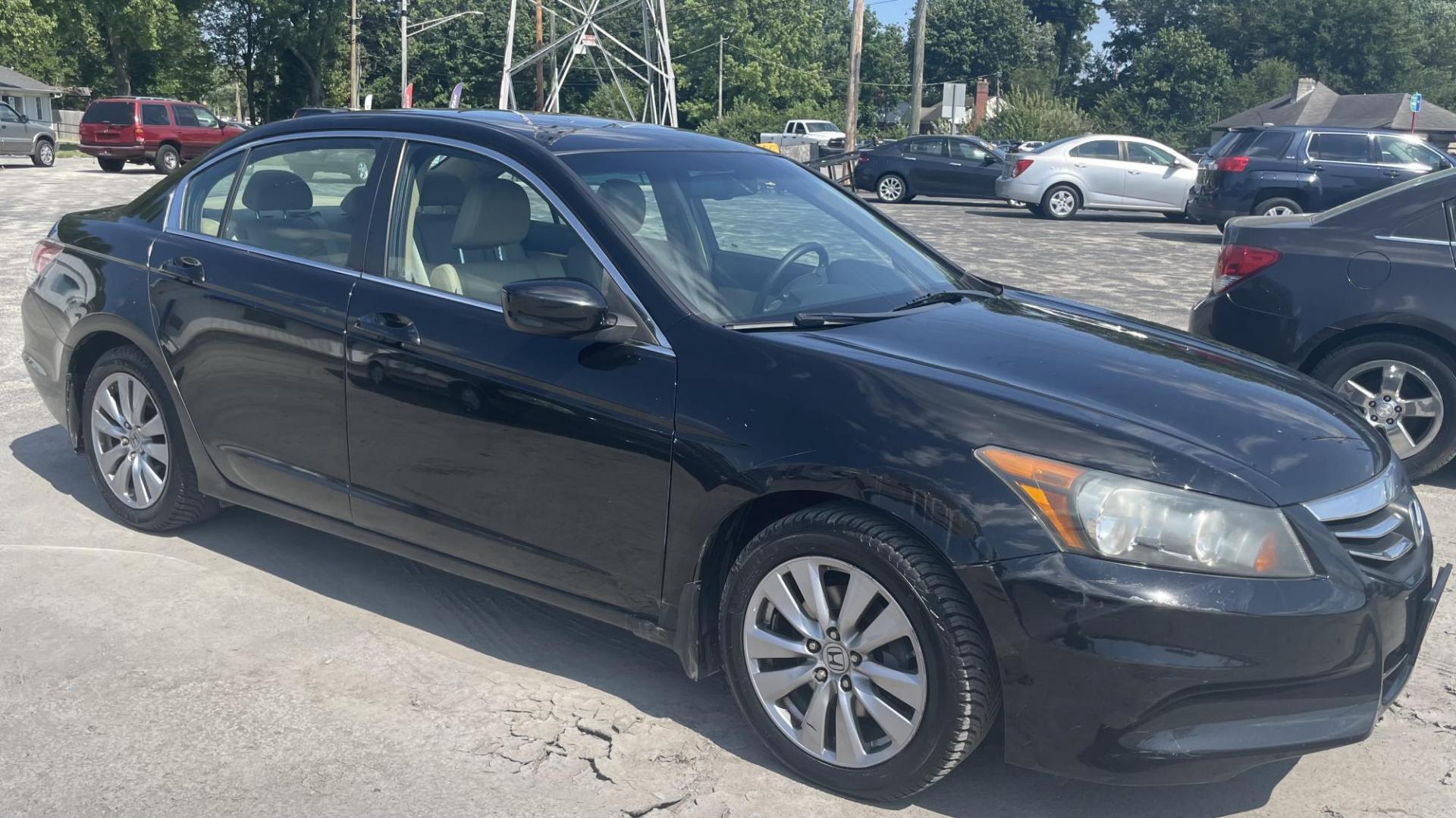 2011 Honda Accord EX-L Sedan AT (1HGCP2F86BA) with an 2.4L L4 DOHC 16V engine, 5-Speed Automatic transmission, located at 2710A Westlane Rd., Indianapolis, IN, 46268, (317) 291-2000, 39.885670, -86.208160 - Photo#2