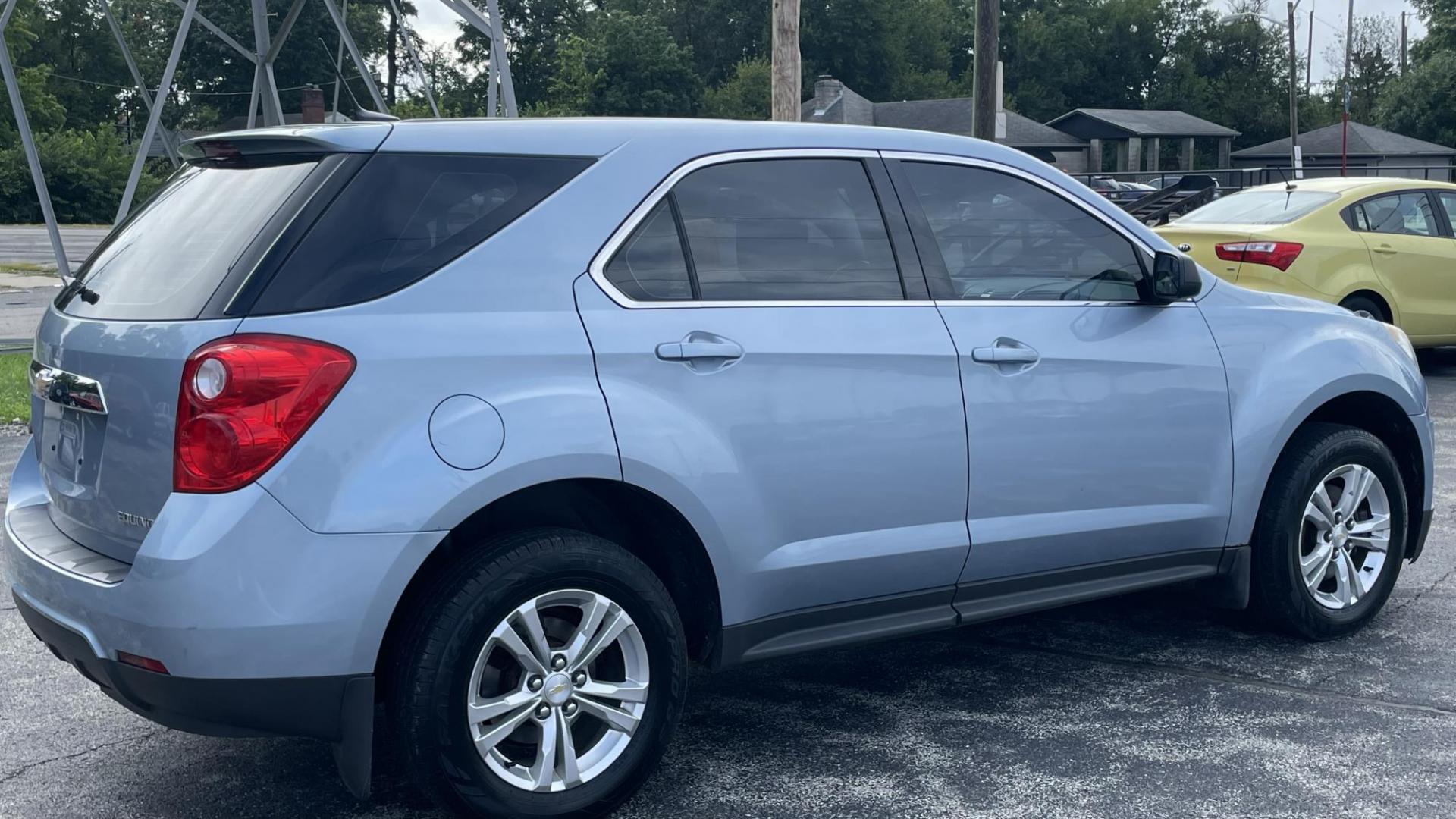 2014 Chevrolet Equinox LS 2WD (2GNALAEK2E6) with an 2.4L L4 DOHC 16V FFV engine, 6-Speed Automatic transmission, located at 2710A Westlane Rd., Indianapolis, IN, 46268, (317) 291-2000, 39.885670, -86.208160 - Photo#3