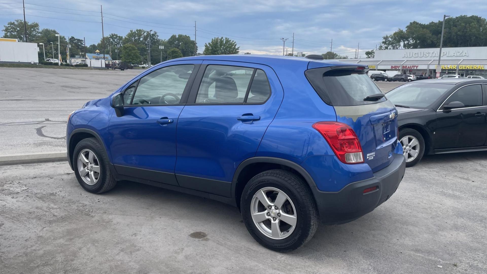 2015 /GRAY Chevrolet Trax LS AWD (KL7CJPSB0FB) with an 1.4L L4 DOHC 16V FFV engine, 6-Speed Automatic transmission, located at 2710A Westlane Rd., Indianapolis, IN, 46268, (317) 291-2000, 39.885670, -86.208160 - Photo#3