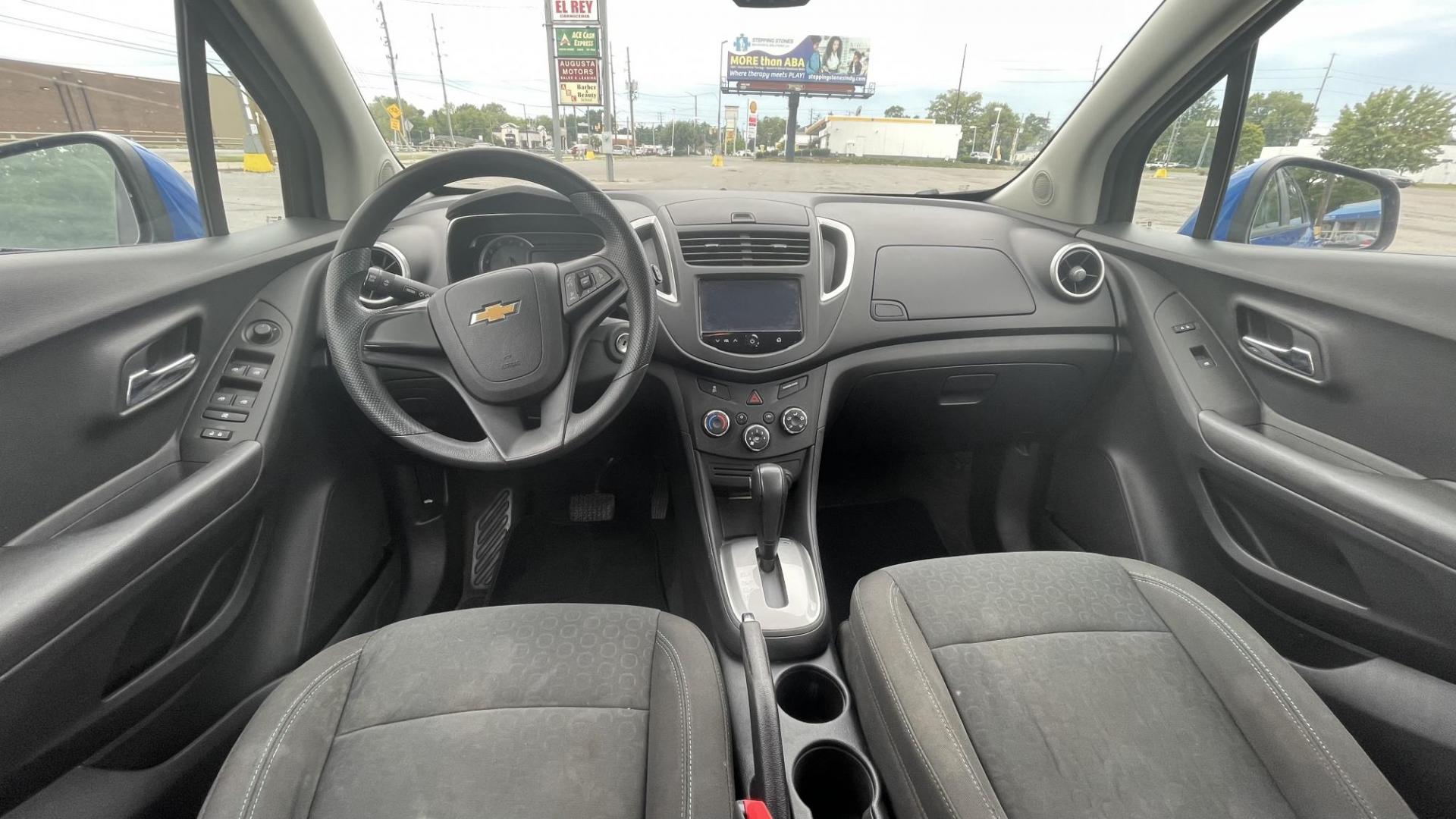 2015 /GRAY Chevrolet Trax LS AWD (KL7CJPSB0FB) with an 1.4L L4 DOHC 16V FFV engine, 6-Speed Automatic transmission, located at 2710A Westlane Rd., Indianapolis, IN, 46268, (317) 291-2000, 39.885670, -86.208160 - Photo#7