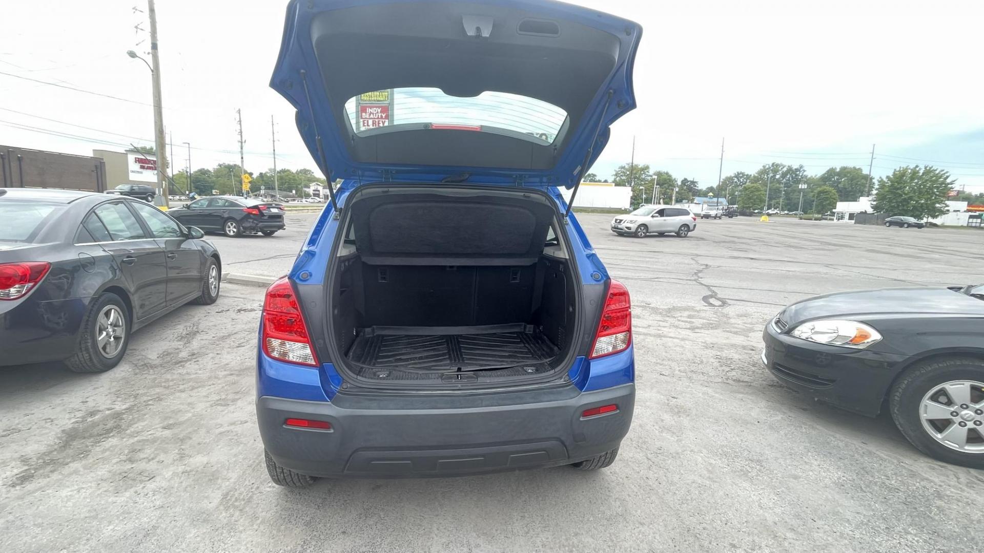 2015 /GRAY Chevrolet Trax LS AWD (KL7CJPSB0FB) with an 1.4L L4 DOHC 16V FFV engine, 6-Speed Automatic transmission, located at 2710A Westlane Rd., Indianapolis, IN, 46268, (317) 291-2000, 39.885670, -86.208160 - Photo#6