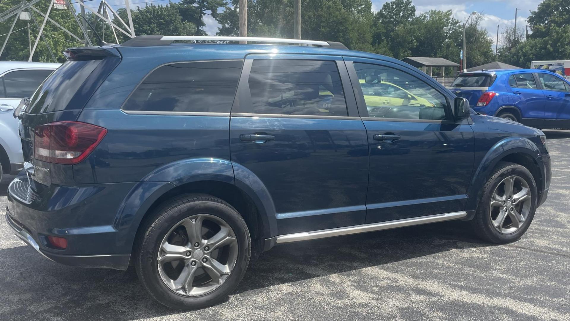 2015 Dodge Journey Crossroad AWD (3C4PDDGG4FT) with an 3.6L V6 DOHC 24V engine, 6-Speed Automatic transmission, located at 2710A Westlane Rd., Indianapolis, IN, 46268, (317) 291-2000, 39.885670, -86.208160 - Photo#3