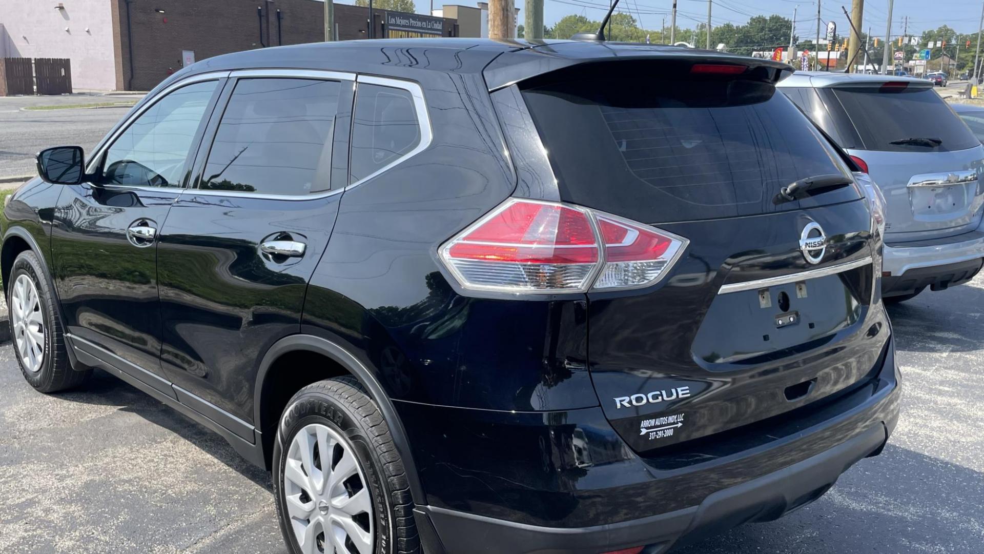 2015 Nissan Rogue S 2WD (KNMAT2MT5FP) with an 2.5L L4 DOHC 16V engine, Continuously Variable Transmission transmission, located at 2710A Westlane Rd., Indianapolis, IN, 46268, (317) 291-2000, 39.885670, -86.208160 - Photo#6