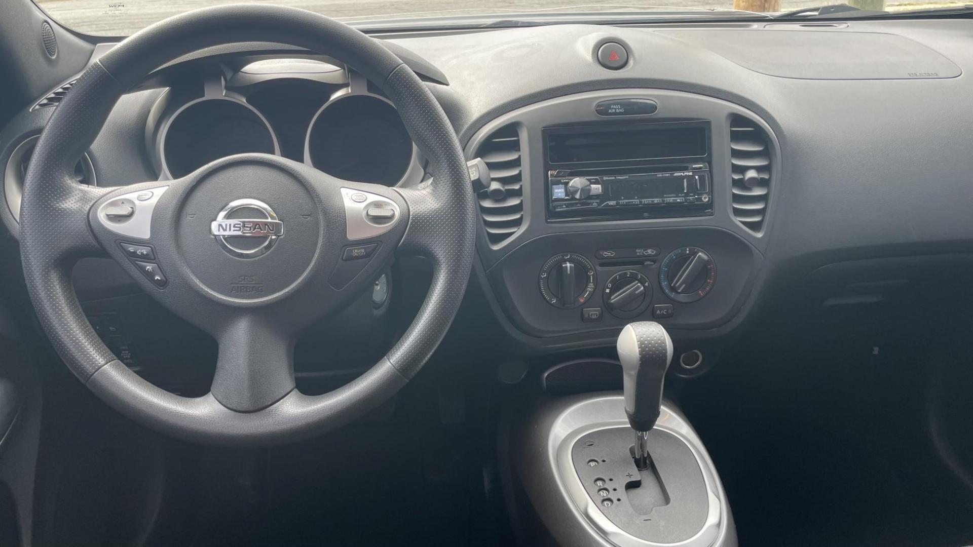 2014 Nissan Juke S AWD (JN8AF5MV0ET) with an 1.6L L4 DOHC 16V engine, Continuously Variable Transmission transmission, located at 2710A Westlane Rd., Indianapolis, IN, 46268, (317) 291-2000, 39.885670, -86.208160 - Photo#5