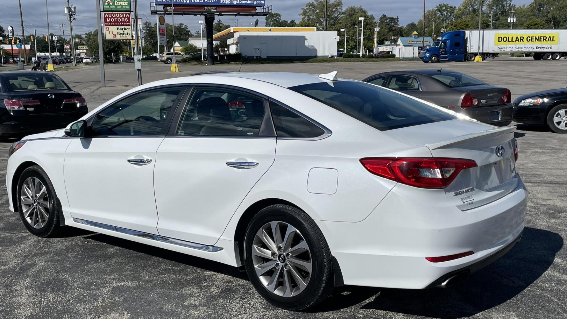 2015 Hyundai Sonata Sport (5NPE34AF0FH) with an 2.4L L4 DOHC 16V engine, 6-Speed Automatic transmission, located at 2710A Westlane Rd., Indianapolis, IN, 46268, (317) 291-2000, 39.885670, -86.208160 - PUSH START, BACKUP CAMERA, KEYLESS ENTRY, LEATHER/CLOTH INTERIOR - Photo#4