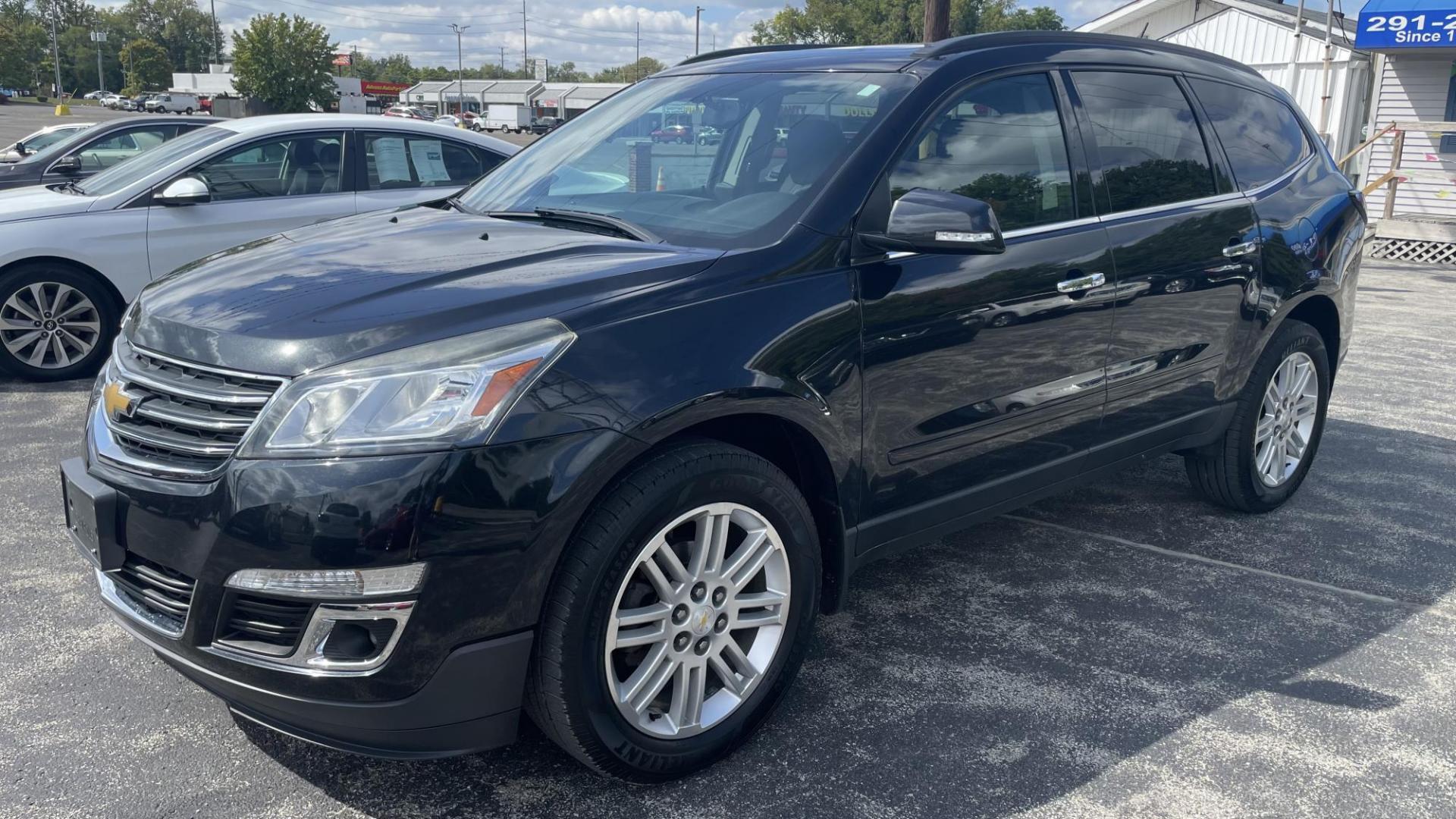 2015 Chevrolet Traverse 1LT FWD (1GNKRGKD6FJ) with an 3.6L V6 DOHC 24V engine, 6-Speed Automatic transmission, located at 2710A Westlane Rd., Indianapolis, IN, 46268, (317) 291-2000, 39.885670, -86.208160 - 3RD ROW SEATS, SUNROOF, MOONROOF, REAR CLIMATE CONTROL - Photo#0