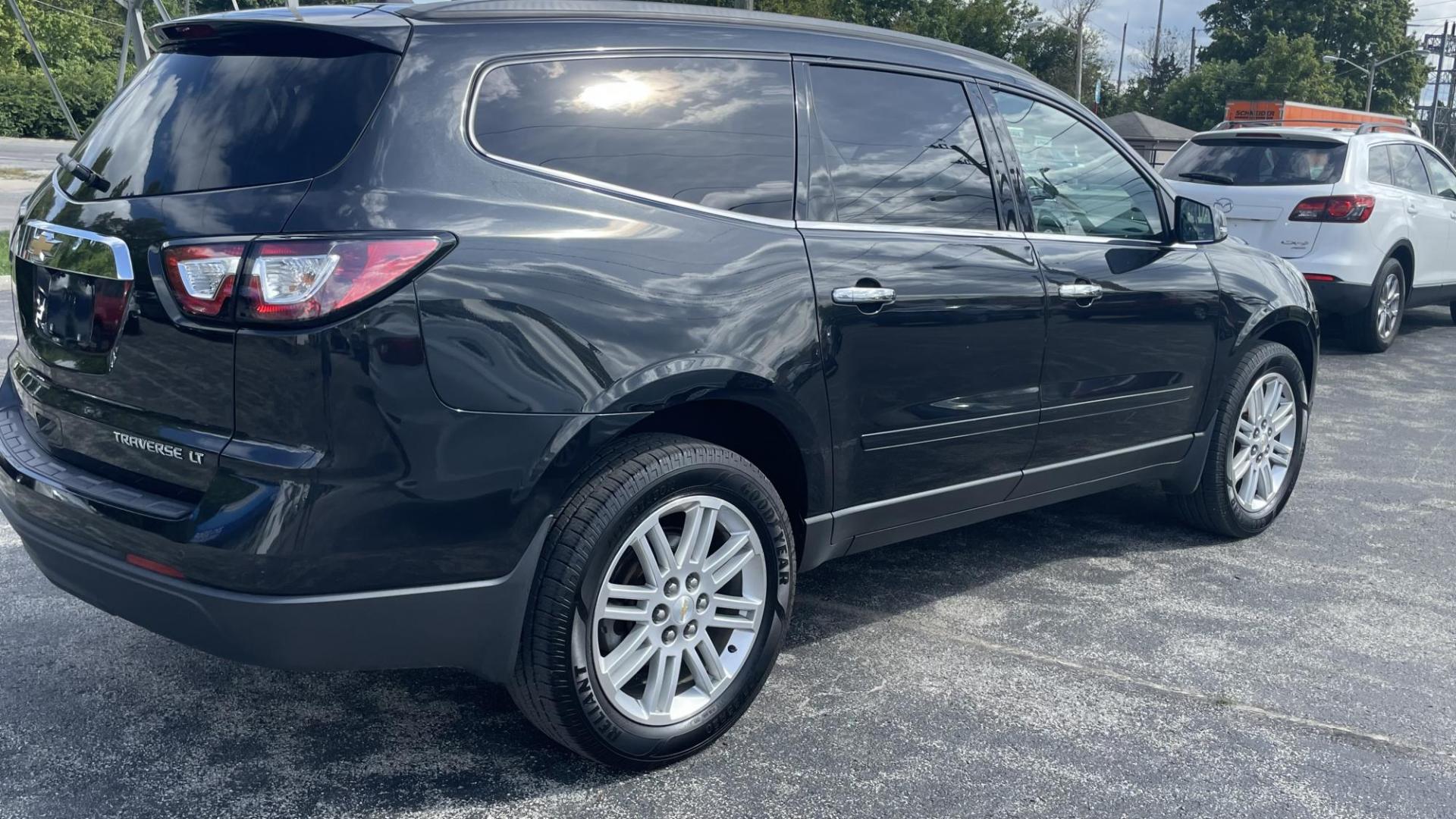 2015 Chevrolet Traverse 1LT FWD (1GNKRGKD6FJ) with an 3.6L V6 DOHC 24V engine, 6-Speed Automatic transmission, located at 2710A Westlane Rd., Indianapolis, IN, 46268, (317) 291-2000, 39.885670, -86.208160 - 3RD ROW SEATS, SUNROOF, MOONROOF, REAR CLIMATE CONTROL - Photo#4