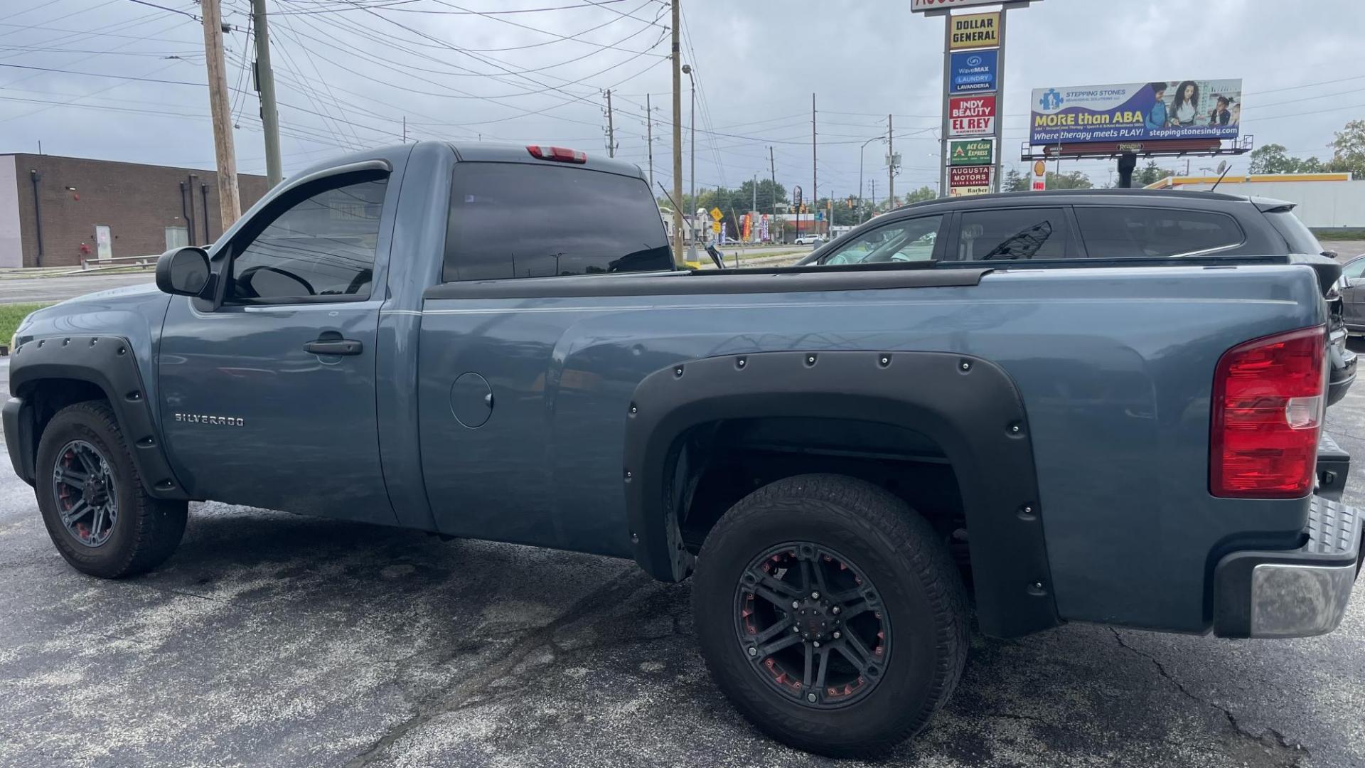 2010 BLUE /GRAY Chevrolet Silverado 1500 Work Truck 2WD (1GCPCPEX4AZ) with an 4.3L V6 OHV 12V engine, 4-Speed Automatic transmission, located at 2710A Westlane Rd., Indianapolis, IN, 46268, (317) 291-2000, 39.885670, -86.208160 - Photo#2