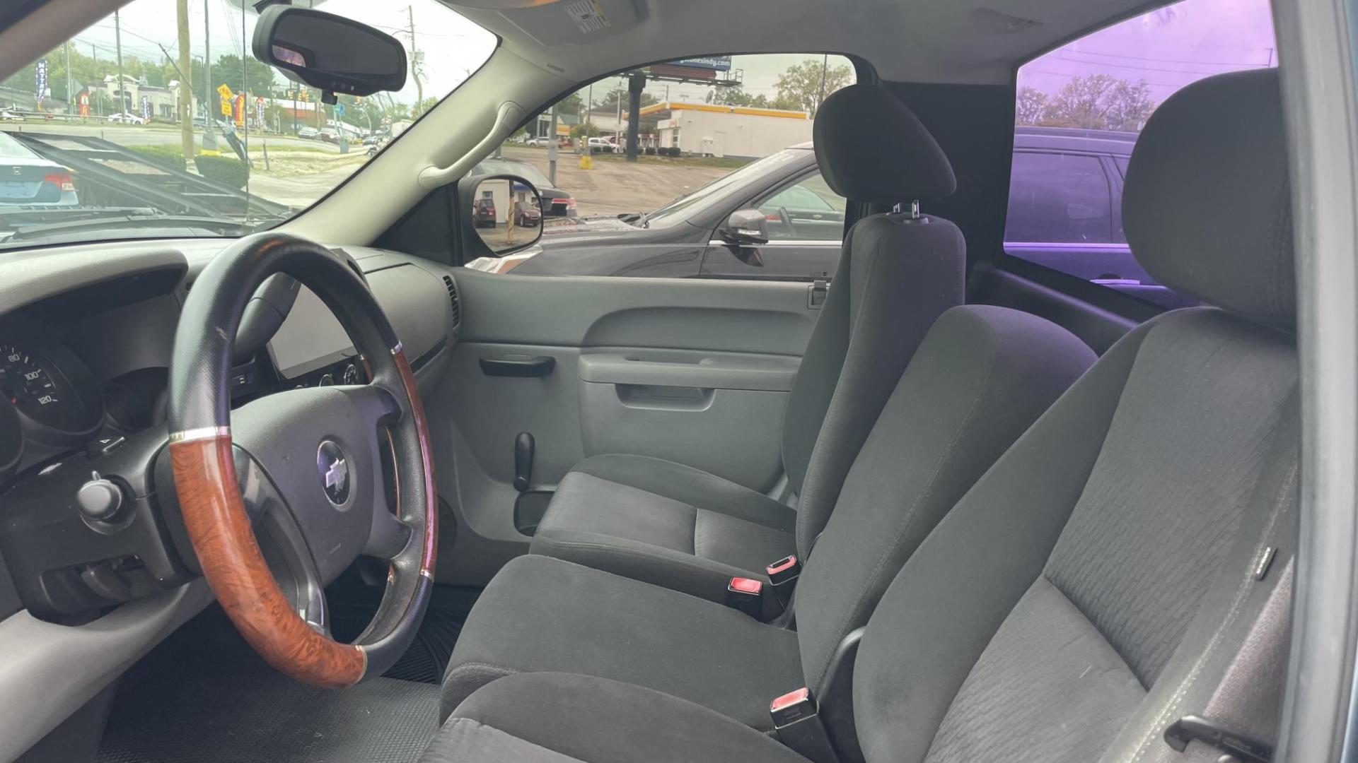 2010 BLUE /GRAY Chevrolet Silverado 1500 Work Truck 2WD (1GCPCPEX4AZ) with an 4.3L V6 OHV 12V engine, 4-Speed Automatic transmission, located at 2710A Westlane Rd., Indianapolis, IN, 46268, (317) 291-2000, 39.885670, -86.208160 - Photo#9