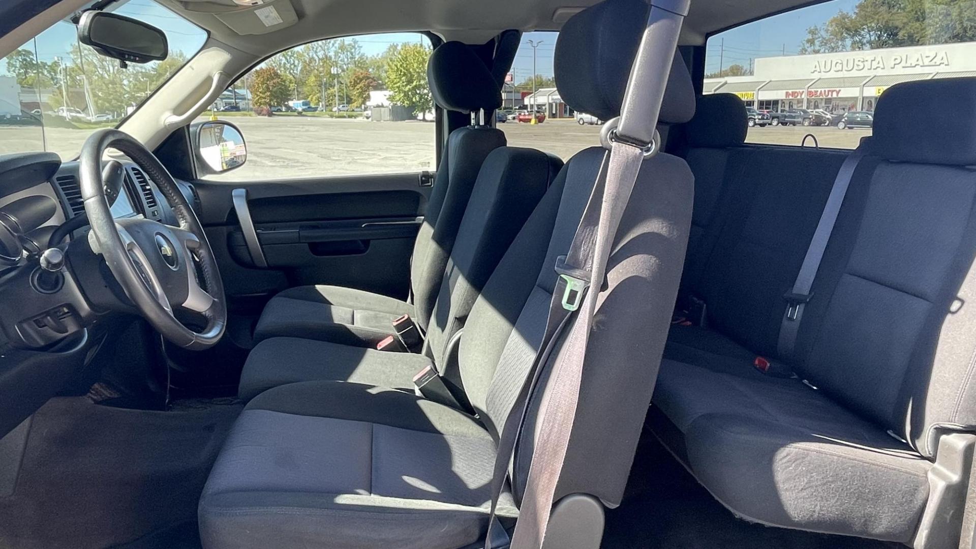 2013 BLUE Chevrolet Silverado 1500 LT Ext. Cab 2WD (1GCRCSE05DZ) with an 5.3L V8 OHV 16V FFV engine, 6-Speed Automatic transmission, located at 2710A Westlane Rd., Indianapolis, IN, 46268, (317) 291-2000, 39.885670, -86.208160 - Photo#6