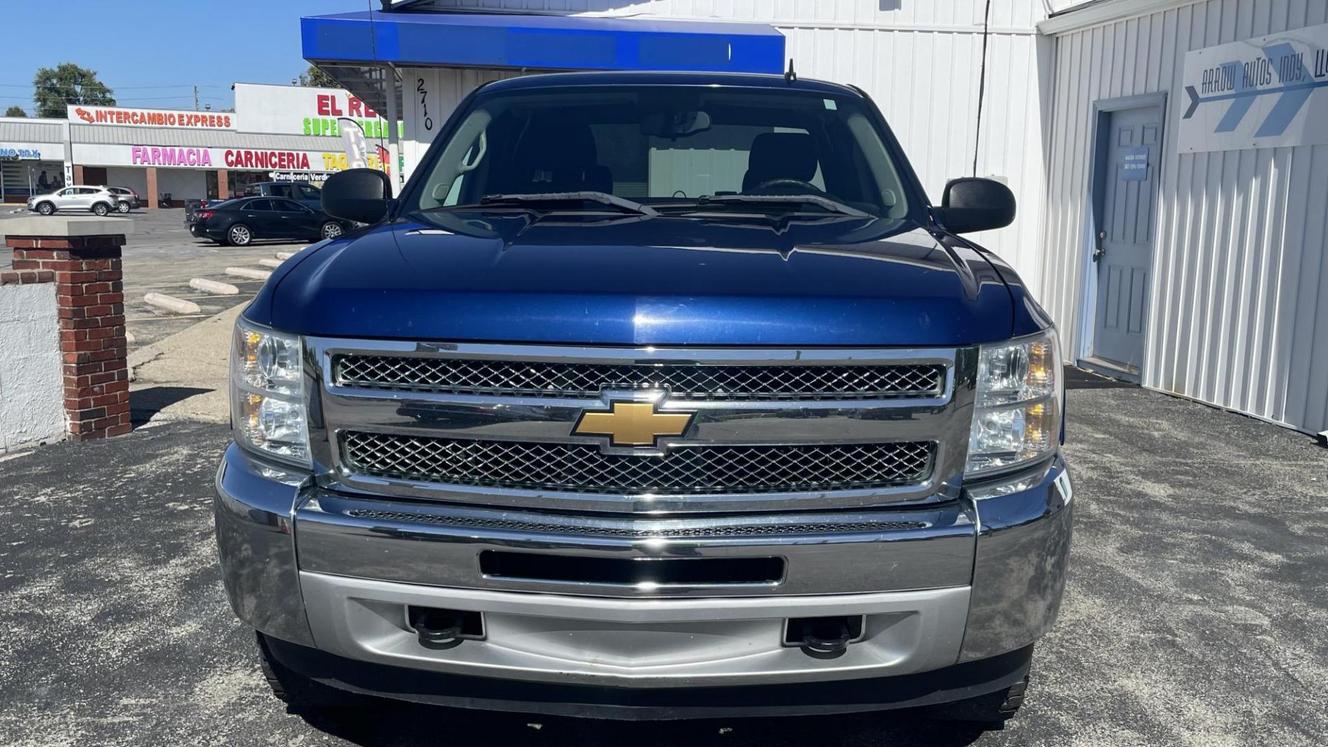 2013 BLUE Chevrolet Silverado 1500 LT Ext. Cab 2WD (1GCRCSE05DZ) with an 5.3L V8 OHV 16V FFV engine, 6-Speed Automatic transmission, located at 2710A Westlane Rd., Indianapolis, IN, 46268, (317) 291-2000, 39.885670, -86.208160 - Photo#1