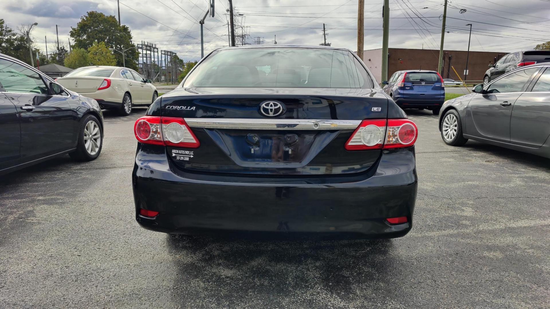 2013 BLACK /GRAY Toyota Corolla LE (2T1BU4EE2DC) with an 1.8L L4 DOHC 16V engine, 4-Speed Automatic transmission, located at 2710A Westlane Rd., Indianapolis, IN, 46268, (317) 291-2000, 39.885670, -86.208160 - Photo#5