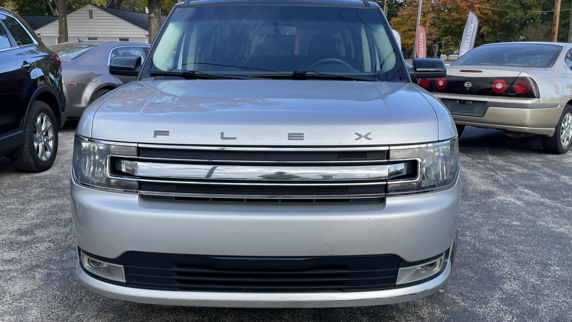 2014 Silver /GREY Ford Flex SEL AWD (2FMHK6C81EB) with an 3.5L V6 DOHC 24V engine, 6-Speed Automatic Overdrive transmission, located at 2710A Westlane Rd., Indianapolis, IN, 46268, (317) 291-2000, 39.885670, -86.208160 - Photo#2