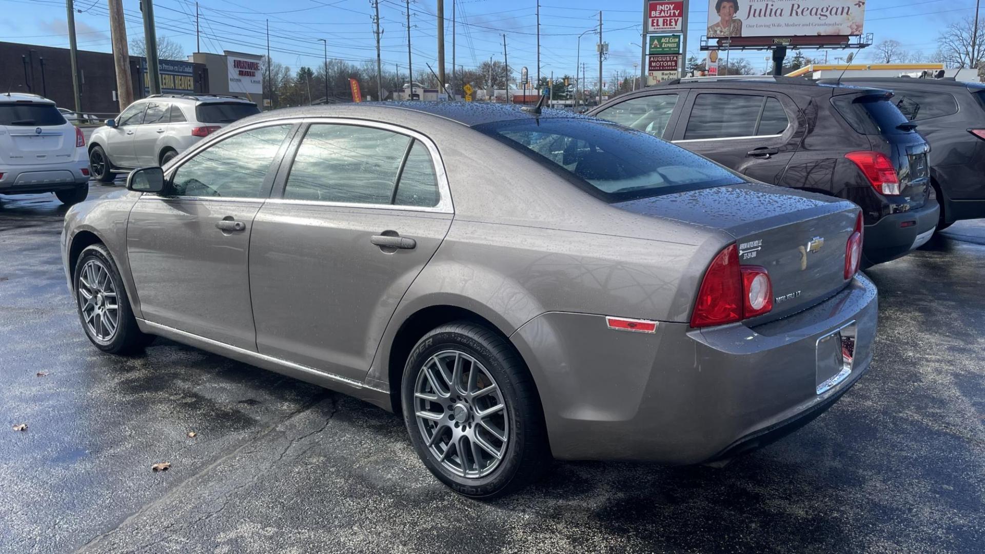 2011 Chevrolet Malibu 1LT photo 8