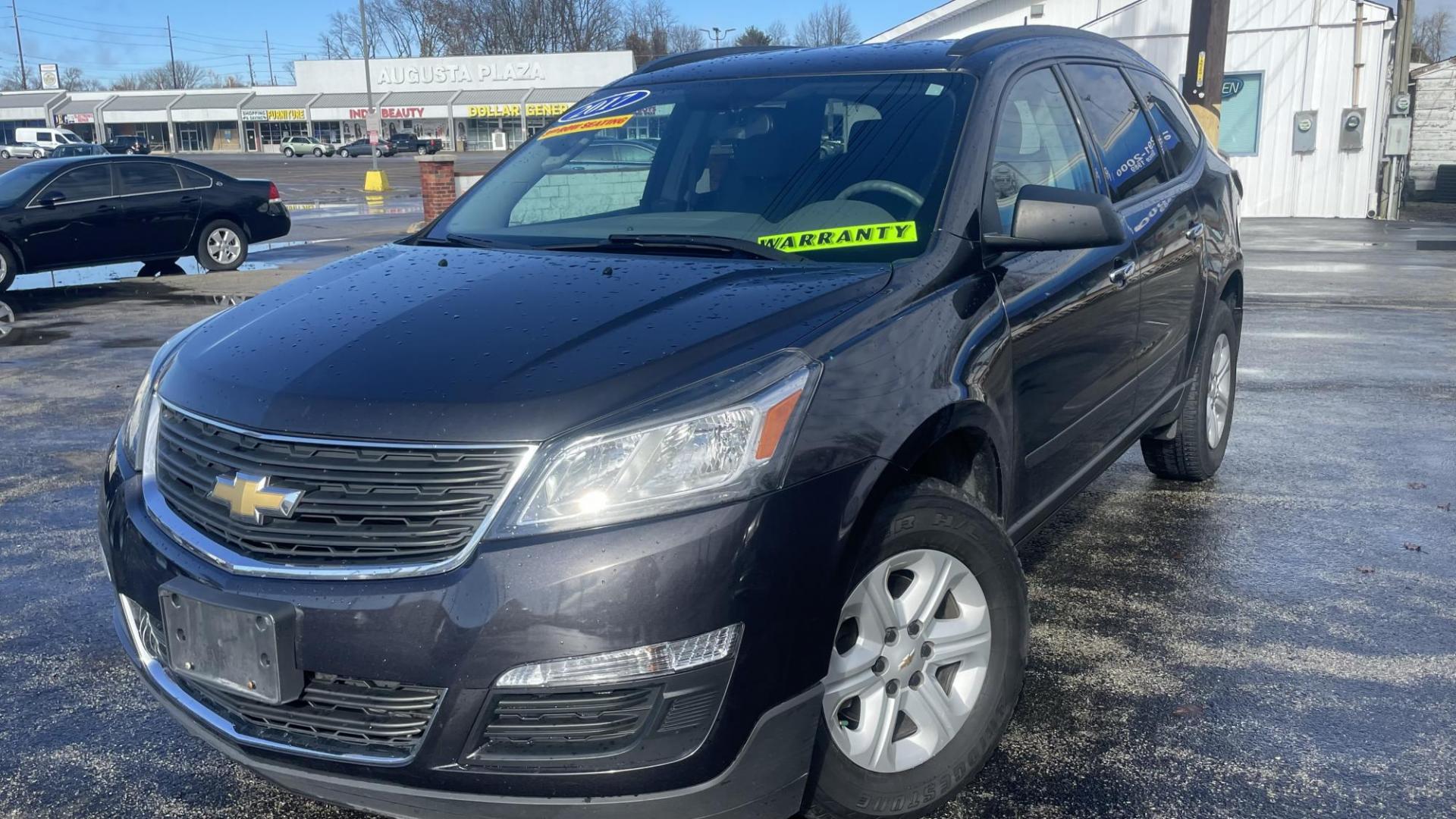 2017 GRAY /GRAY Chevrolet Traverse LS FWD w/PDC (1GNKRFED3HJ) with an 3.6L V6 DOHC 24V engine, 6A transmission, located at 2710A Westlane Rd., Indianapolis, IN, 46268, (317) 291-2000, 39.885670, -86.208160 - Photo#0