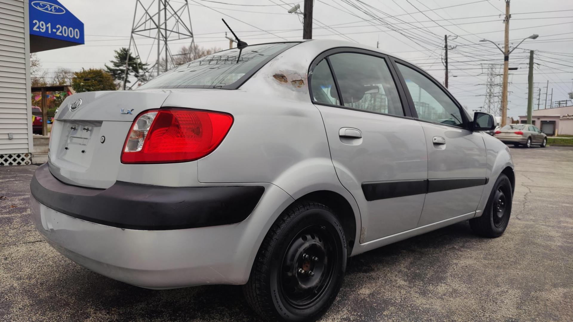 2008 Silver Kia Rio Base (KNADE123486) with an 1.6L L4 DOHC 16V engine, 5-Speed Manual Overdrive transmission, located at 2710A Westlane Rd., Indianapolis, IN, 46268, (317) 291-2000, 39.885670, -86.208160 - Photo#7