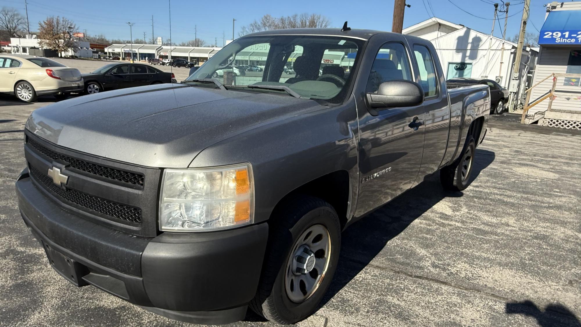 photo of 2008 Chevrolet Silverado 1500 LT1 Ext. Cab Long Box 2WD / OUTSIDE FINANCING / WARRANTY, GAP, ROADSIDE ASSISTANCE AVAILABLE