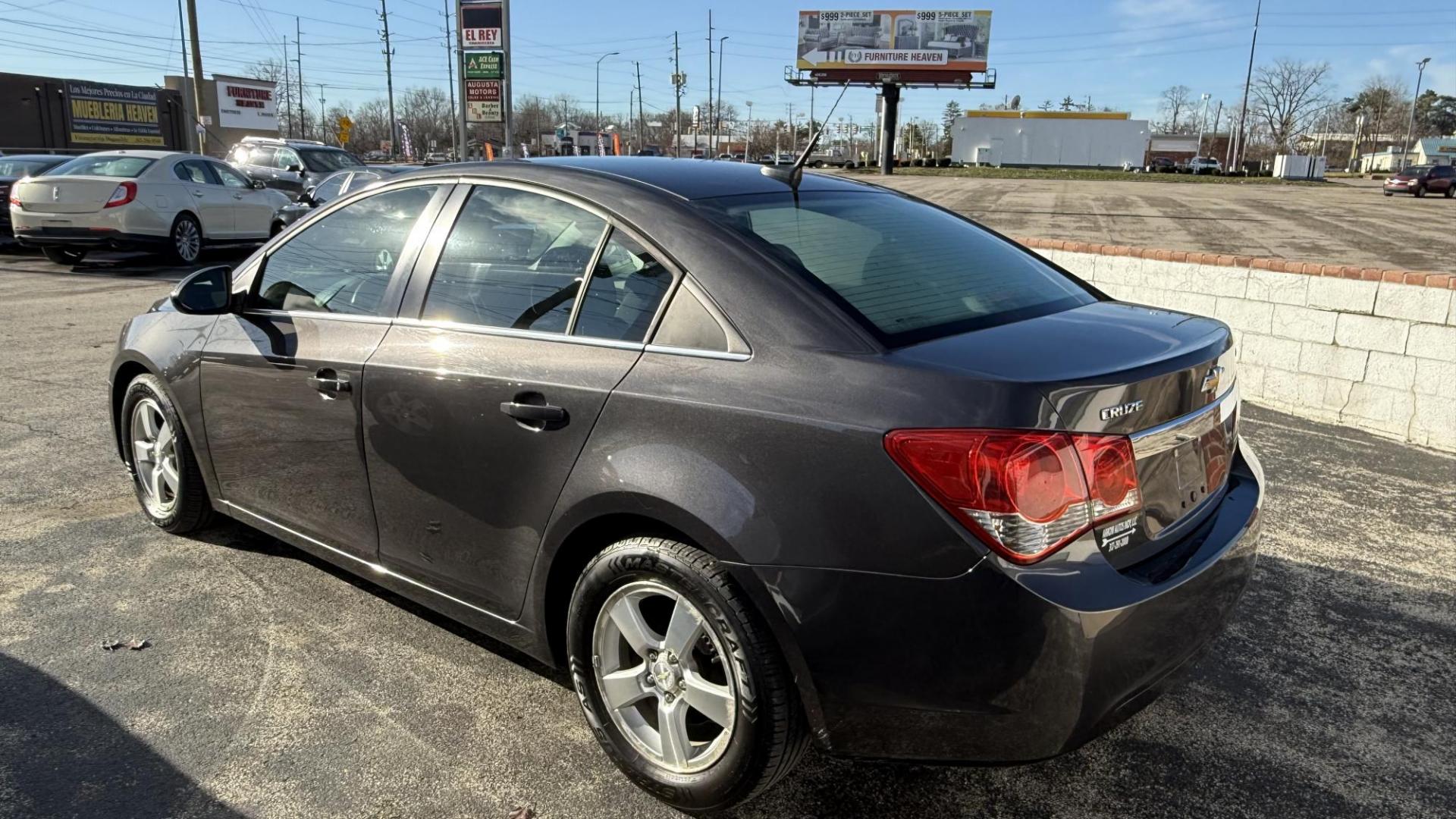 2014 GRAY /GREY Chevrolet Cruze 1LT Auto (1G1PC5SBXE7) with an 1.4L L4 DOHC 16V TURBO engine, 6-Speed Automatic transmission, located at 2710A Westlane Rd., Indianapolis, IN, 46268, (317) 291-2000, 39.885670, -86.208160 - Photo#5