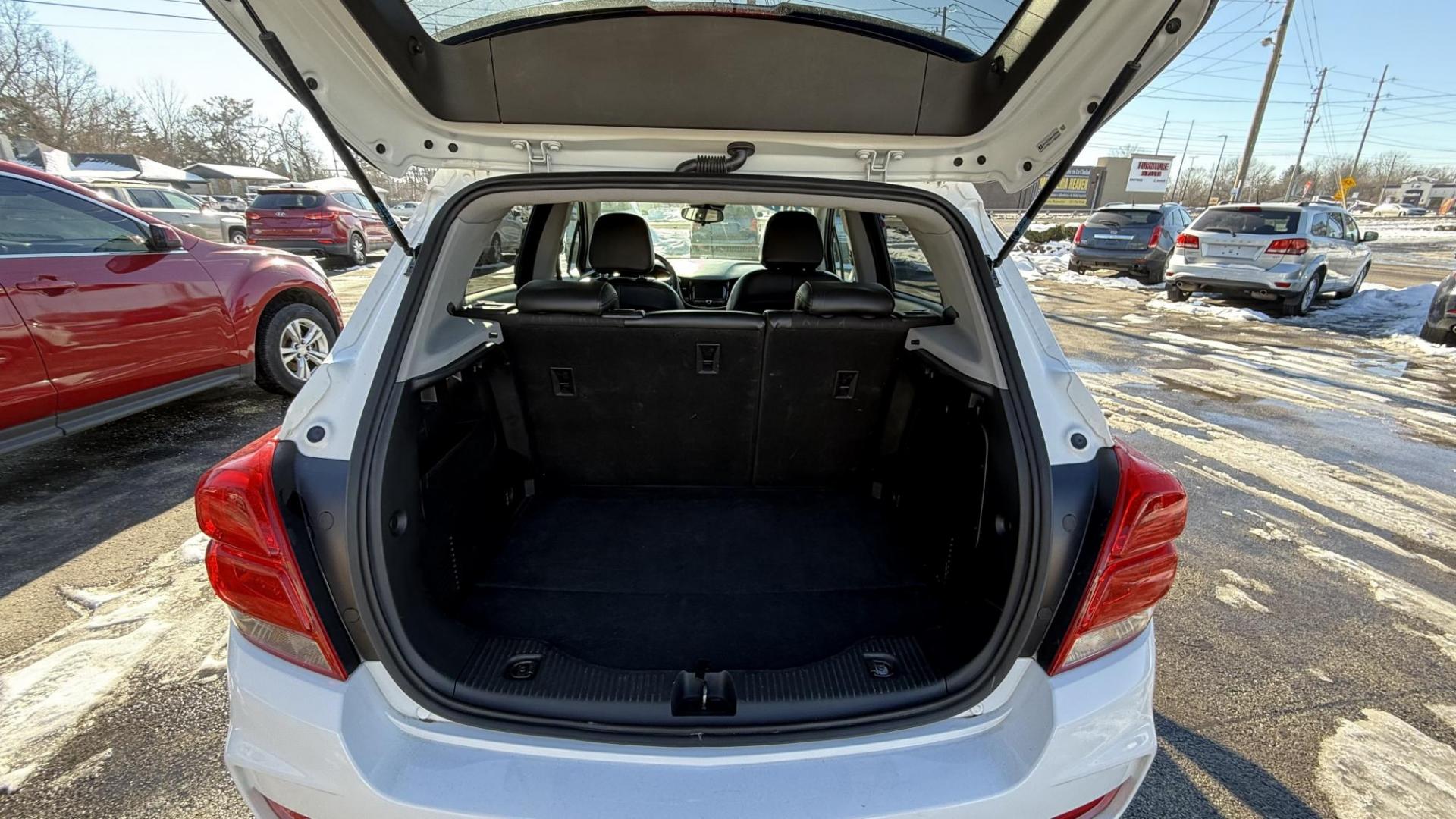 2017 WHITE /BLACK Chevrolet Trax LT FWD (KL7CJLSB9HB) with an 1.4L L4 DOHC 16V engine, 6A transmission, located at 2710A Westlane Rd., Indianapolis, IN, 46268, (317) 291-2000, 39.885670, -86.208160 - Photo#3