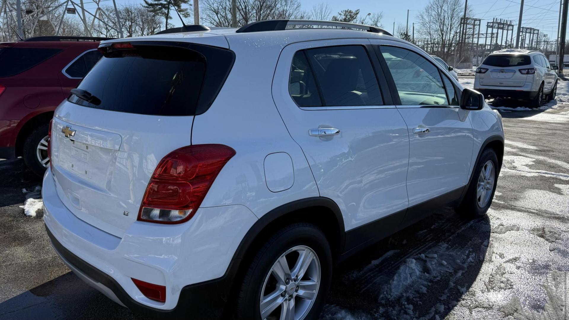 2017 WHITE /BLACK Chevrolet Trax LT FWD (KL7CJLSB9HB) with an 1.4L L4 DOHC 16V engine, 6A transmission, located at 2710A Westlane Rd., Indianapolis, IN, 46268, (317) 291-2000, 39.885670, -86.208160 - Photo#7